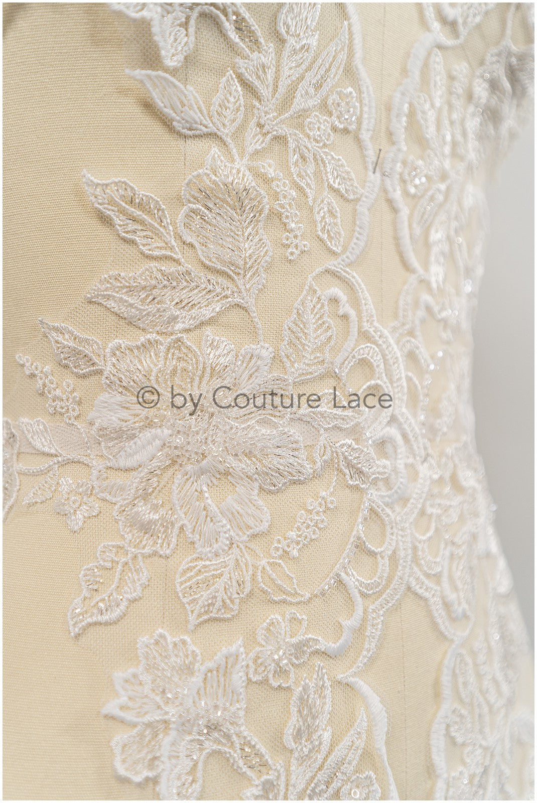 Brautspitze Borte mit Perlen & Pailletten/ Spitzenborte off-white / Braut Borte/ Spitzenborte für Brautkleid// T24-119