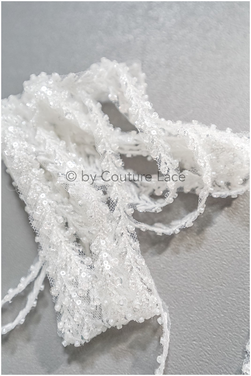 Brautspitze Borte mit Perlen & Pailletten/ Spitzenborte off-white / Braut Borte/ Spitzenborte für Brautkleid// T24-229