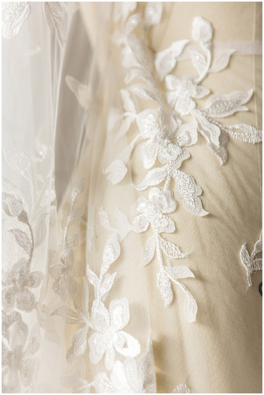 3D bestickter Blumen-Spitzenstoff, Braut-3d-Spitzenstoff, Brautkleid-Spitzenstoff, geperlte Blumen-Spitze, Braut-Spitzenkleid // L17-112