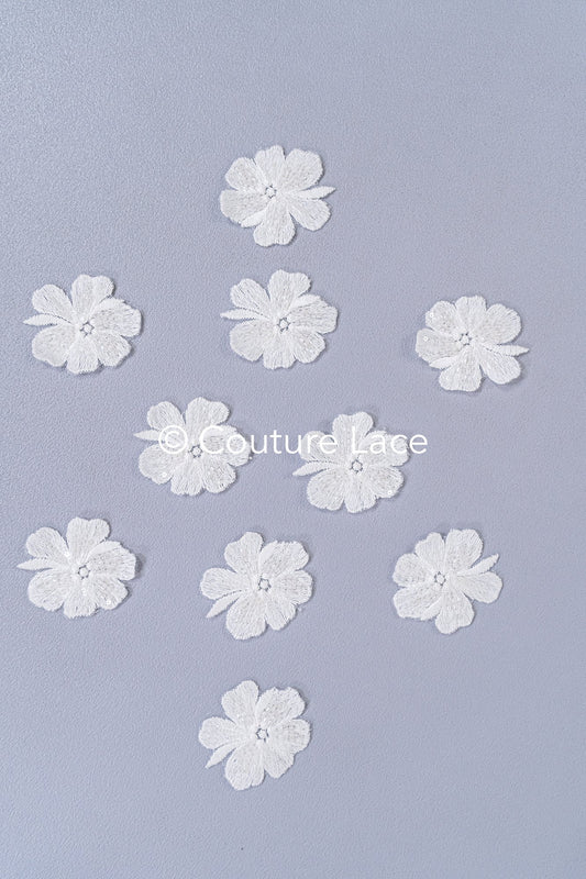 Fleurs 3D à coudre/Fleurs 3D avec perles et paillettes à coudre/Fleurs de mariée blanc cassé pour robe de mariée// A24-007 (1 paquet = 10 pièces)