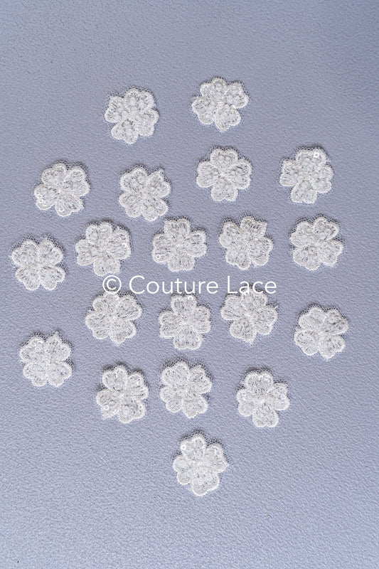 3D-Blumen zum Aufnähen/ 3D-Blüten mit Perlen & Pailletten zum Aufnähen/ off-white Braut-Blumen für Hochzeitskleid// A24-373 (1Pck=20 Stk)