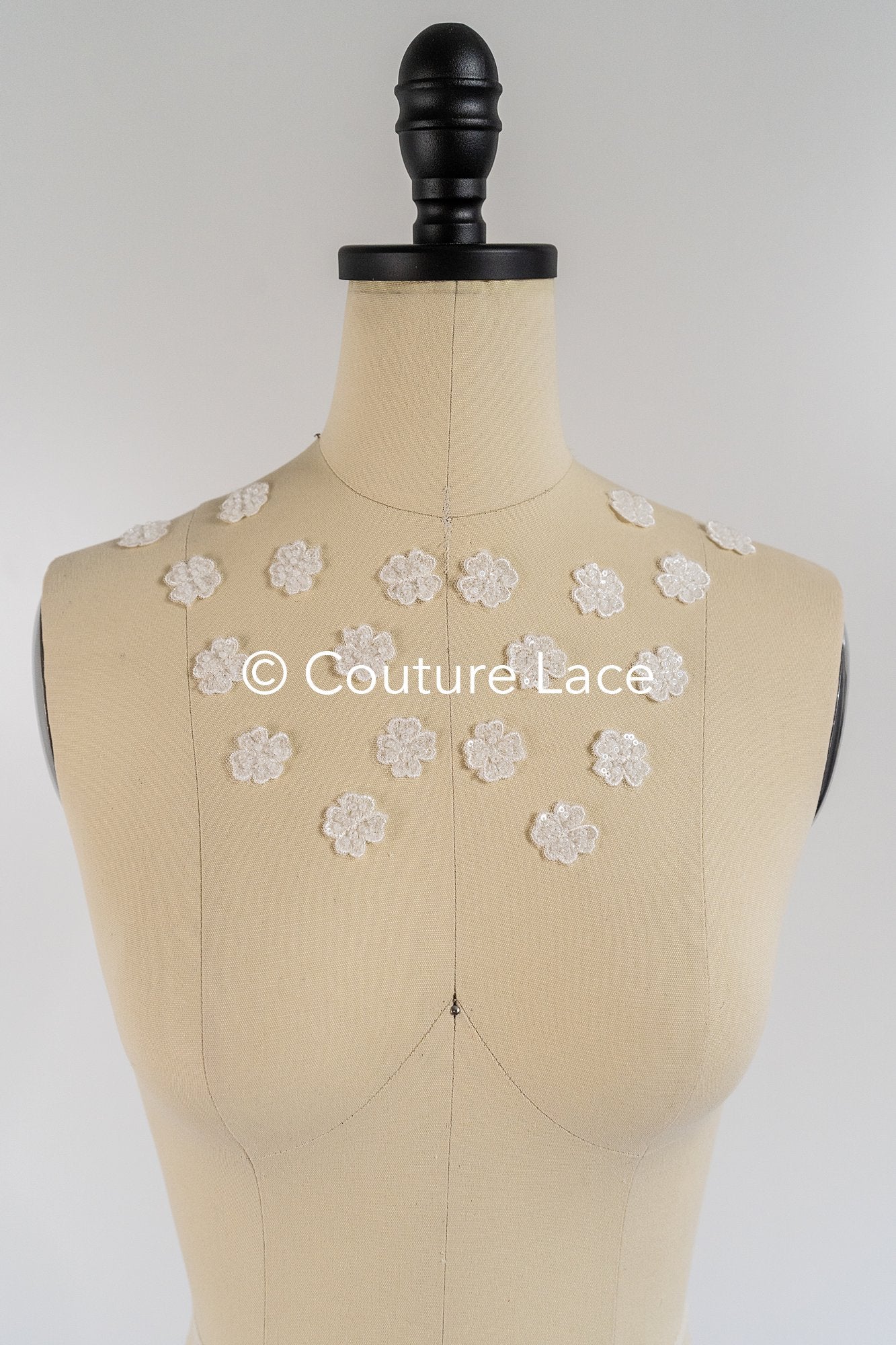 3D-Blumen zum Aufnähen/ 3D-Blüten mit Perlen & Pailletten zum Aufnähen/ off-white Braut-Blumen für Hochzeitskleid// A24-373 (1Pck=20 Stk)