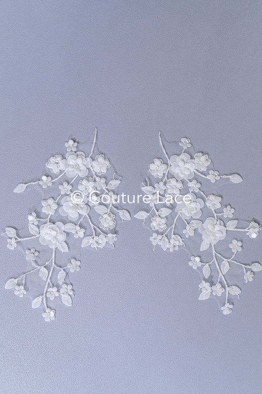 Romantische Applikation off-white/ Brautapplikation mit 3D Blumen & Perlen/ Brautkleid Spitzenapplikation/ Blumen Brautspitze Applikation// A24-382