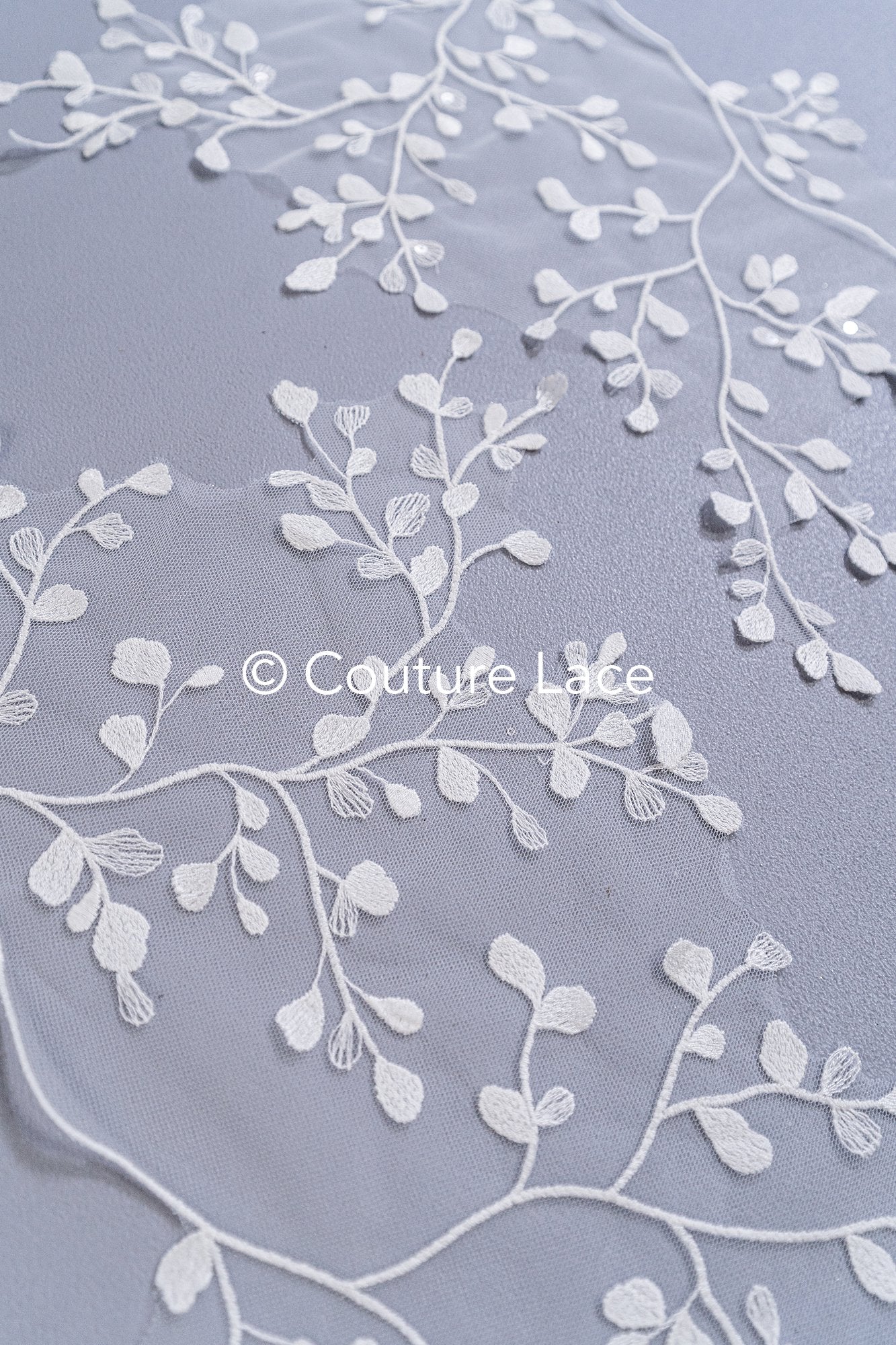Romantische Applikation off-white/ Brautapplikation mit Blumen & Pailletten/ Brautkleid Spitzenapplikation/ Blumen Brautspitze Applikation// A24-384