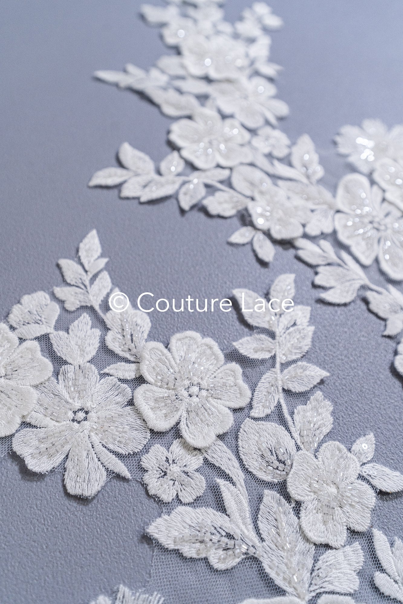 Romantische Applikation off-white/ Brautapplikation mit 3D Blumen & Perlen/ Brautkleid Spitzenapplikation/ Blumen Brautspitze Applikation// A24-385