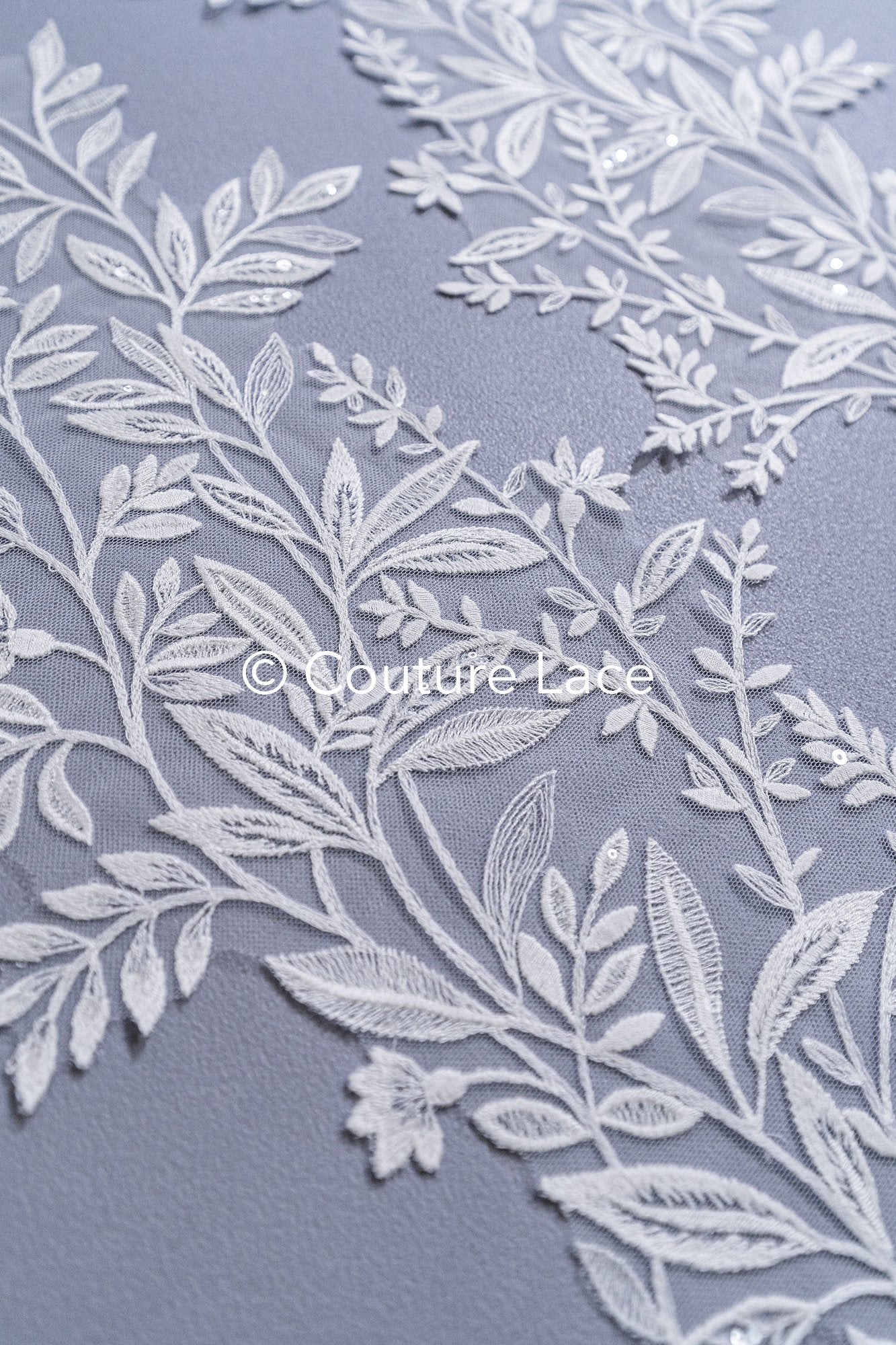 Romantische Applikation off-white/ Brautapplikation mit Blumen & Pailletten/ Brautkleid Spitzenapplikation/ Blumen Brautspitze Applikation// A24-386