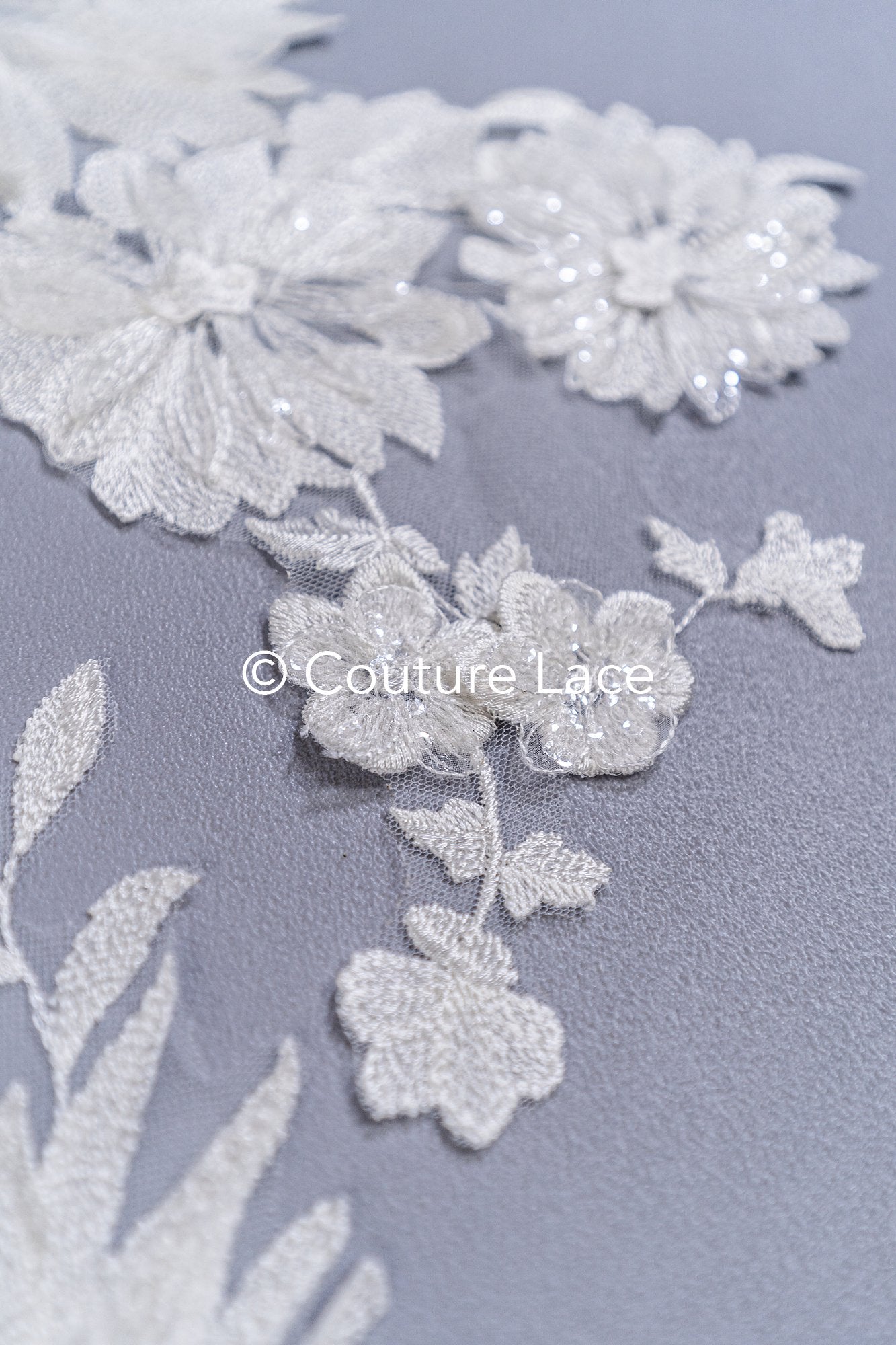 Brautspitzenapplikationen mit 3D Blumen/ Brautkleid Spitzenverzierungen mit Perlen// A24-389