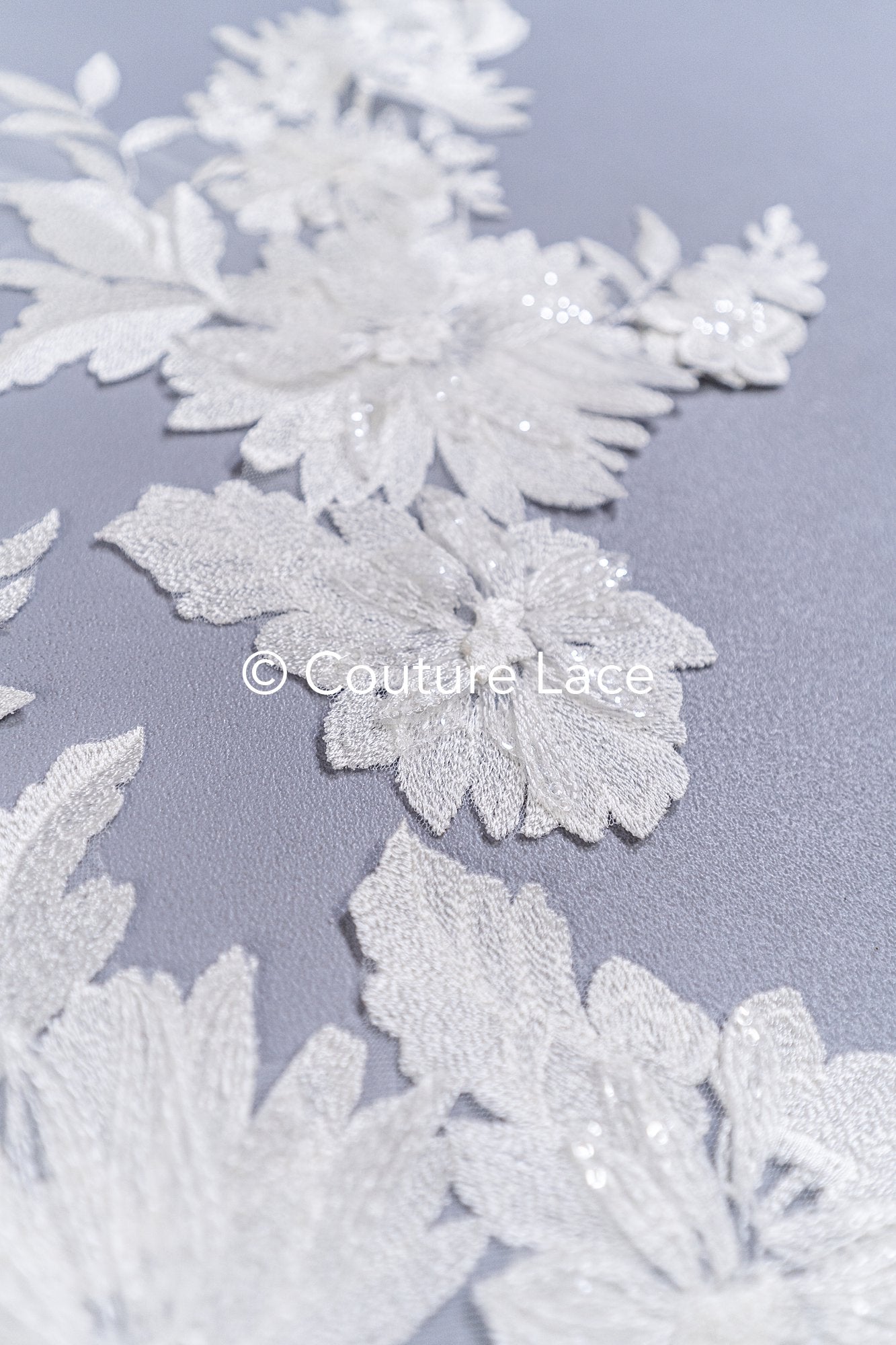 Elegante Braut-Spitzenapplikation/ einzigartige Brautkleid-Verzierungen für Ihren großen Tag// A24-390