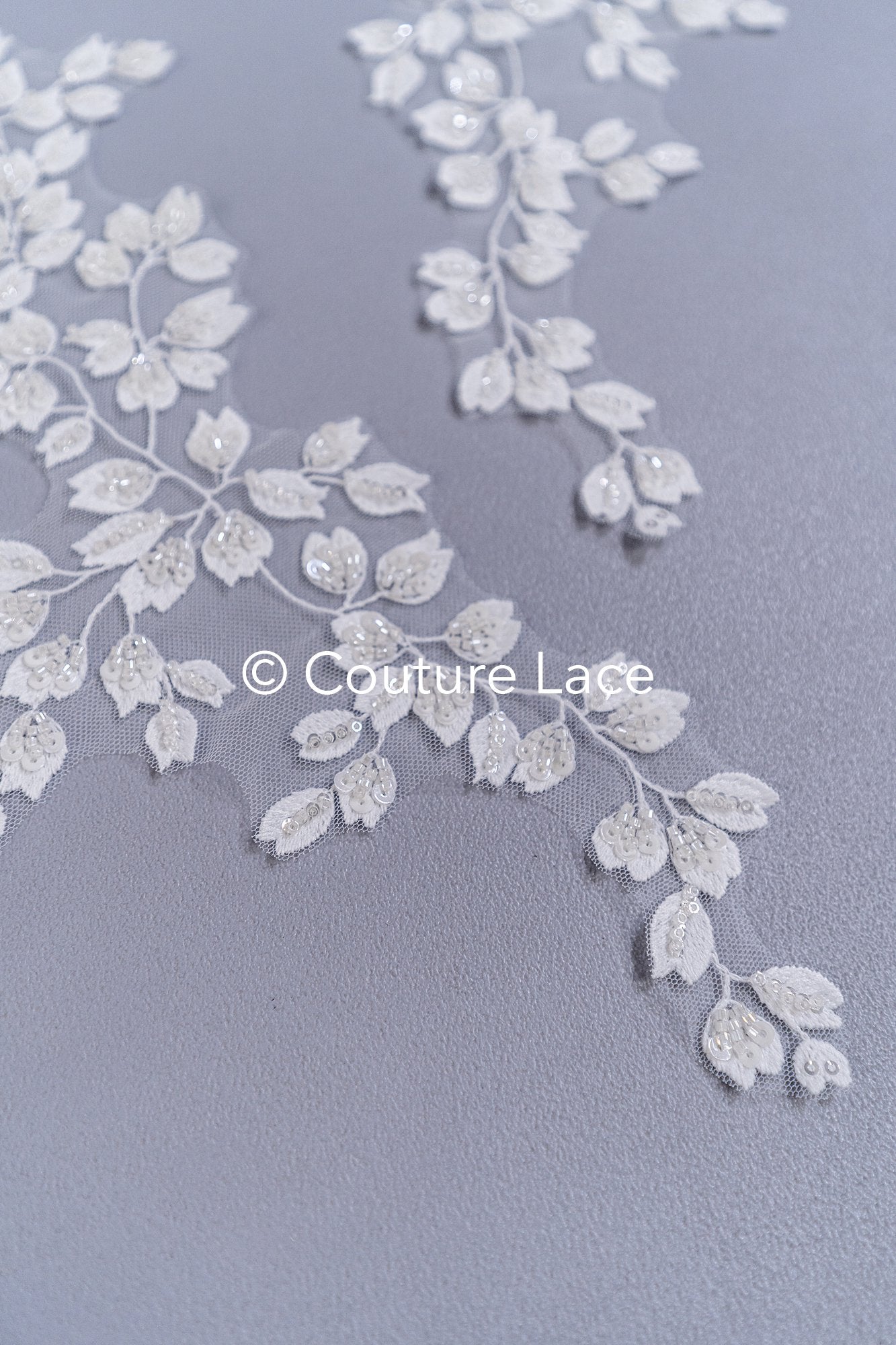 Elegante Braut-Spitzenapplikation/ einzigartige Brautkleid-Verzierungen für Ihren großen Tag// A24-391