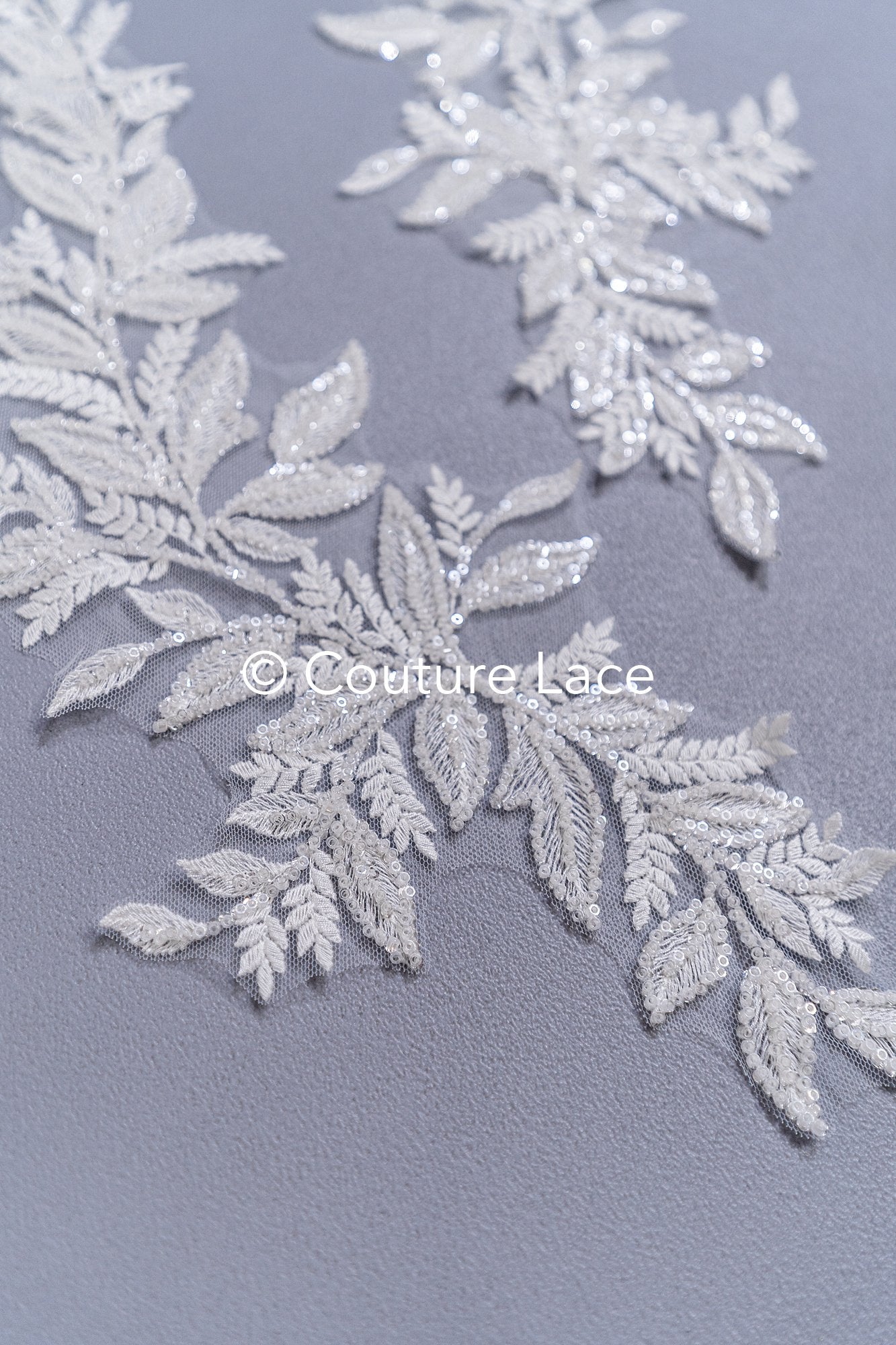 Elegante Braut-Spitzenapplikation/ einzigartige Brautkleid-Verzierungen für Ihren großen Tag// A24-392