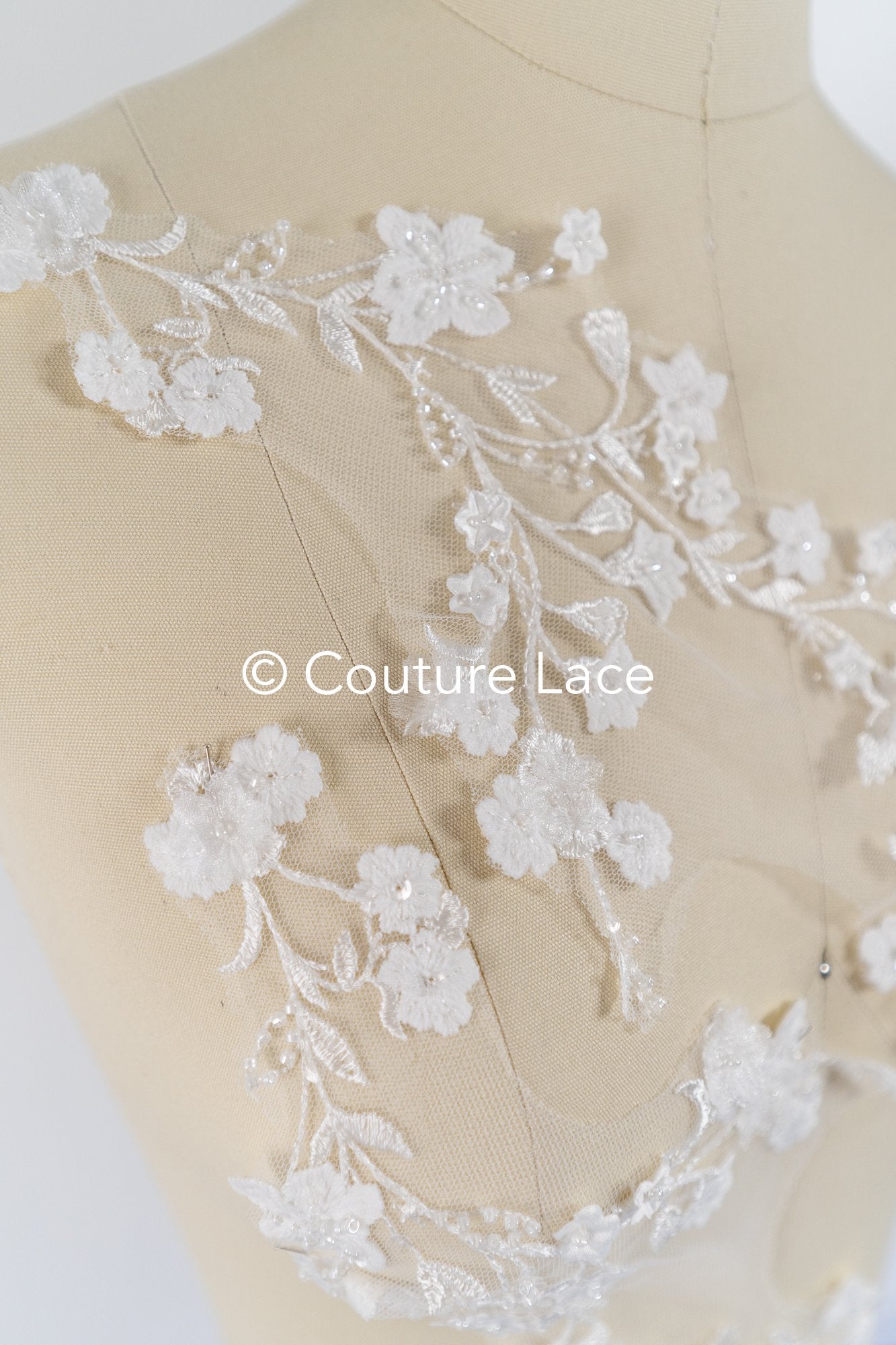 Bestickte Blumen Applikation/ Blumen Spitzen Applikationen/ romantische Blumen Spitze für Brautkleider // A25-471