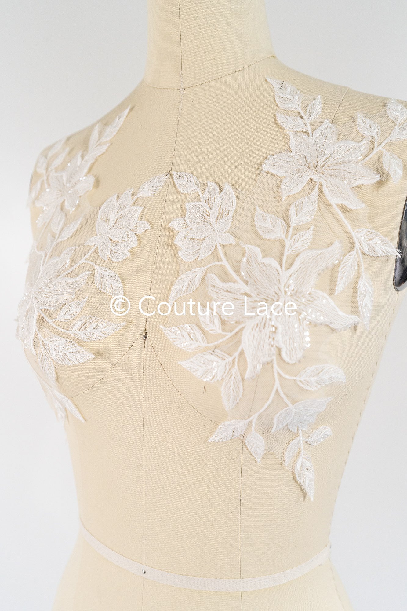 Romantische Applikation off-white/ Brautapplikation mit Perlen & Pailletten/ Brautkleid Spitzenapplikation/ Blumen Brautspitze Applikation// A24-380