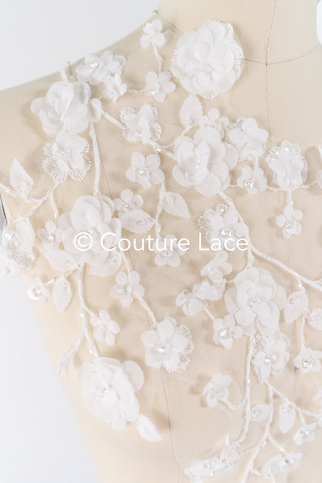 Romantische Applikation off-white/ Brautapplikation mit 3D Blumen & Perlen/ Brautkleid Spitzenapplikation/ Blumen Brautspitze Applikation// A24-381