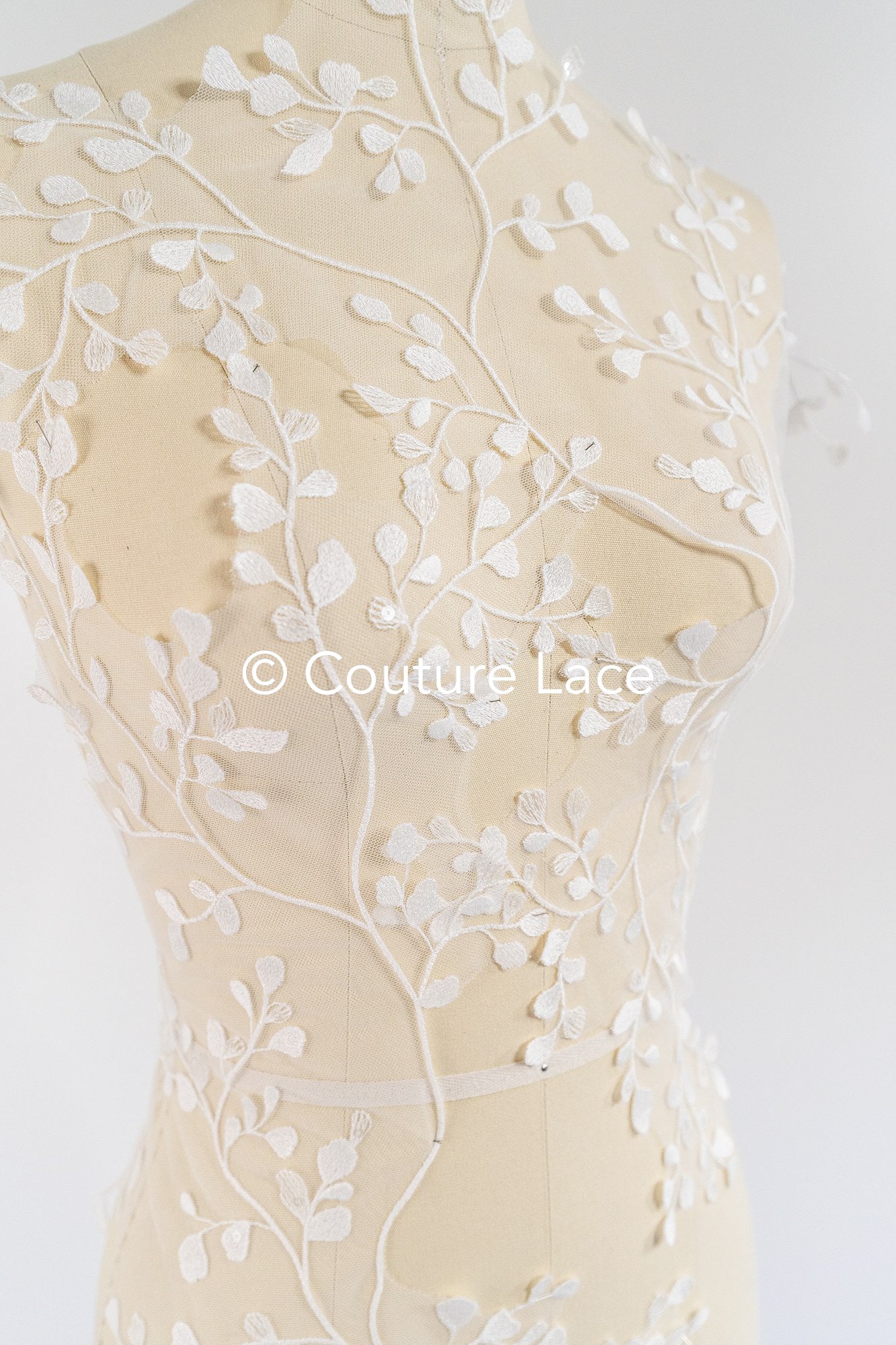 Romantische Applikation off-white/ Brautapplikation mit Blumen & Pailletten/ Brautkleid Spitzenapplikation/ Blumen Brautspitze Applikation// A24-384