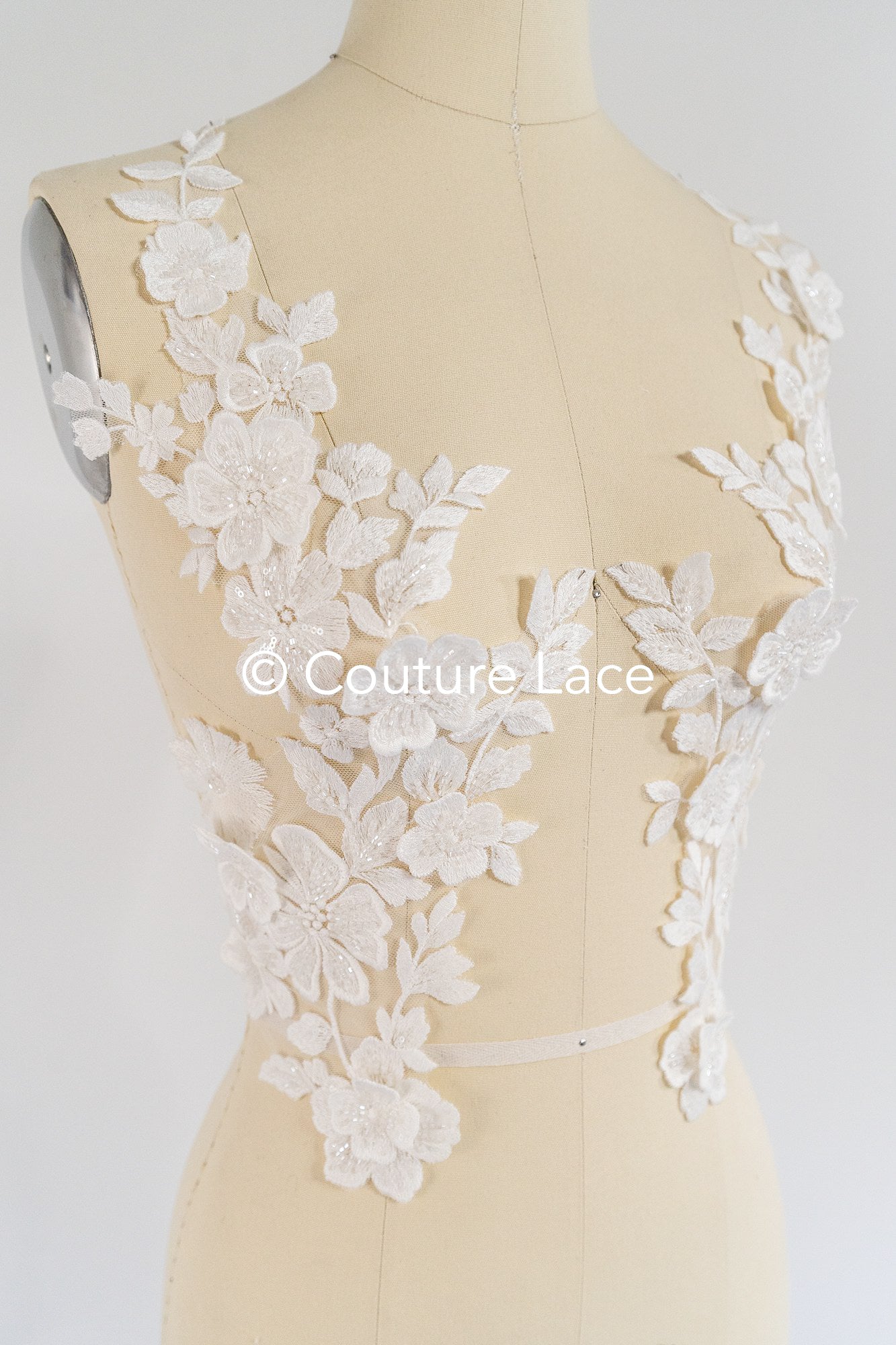 Romantische Applikation off-white/ Brautapplikation mit 3D Blumen & Perlen/ Brautkleid Spitzenapplikation/ Blumen Brautspitze Applikation// A24-385