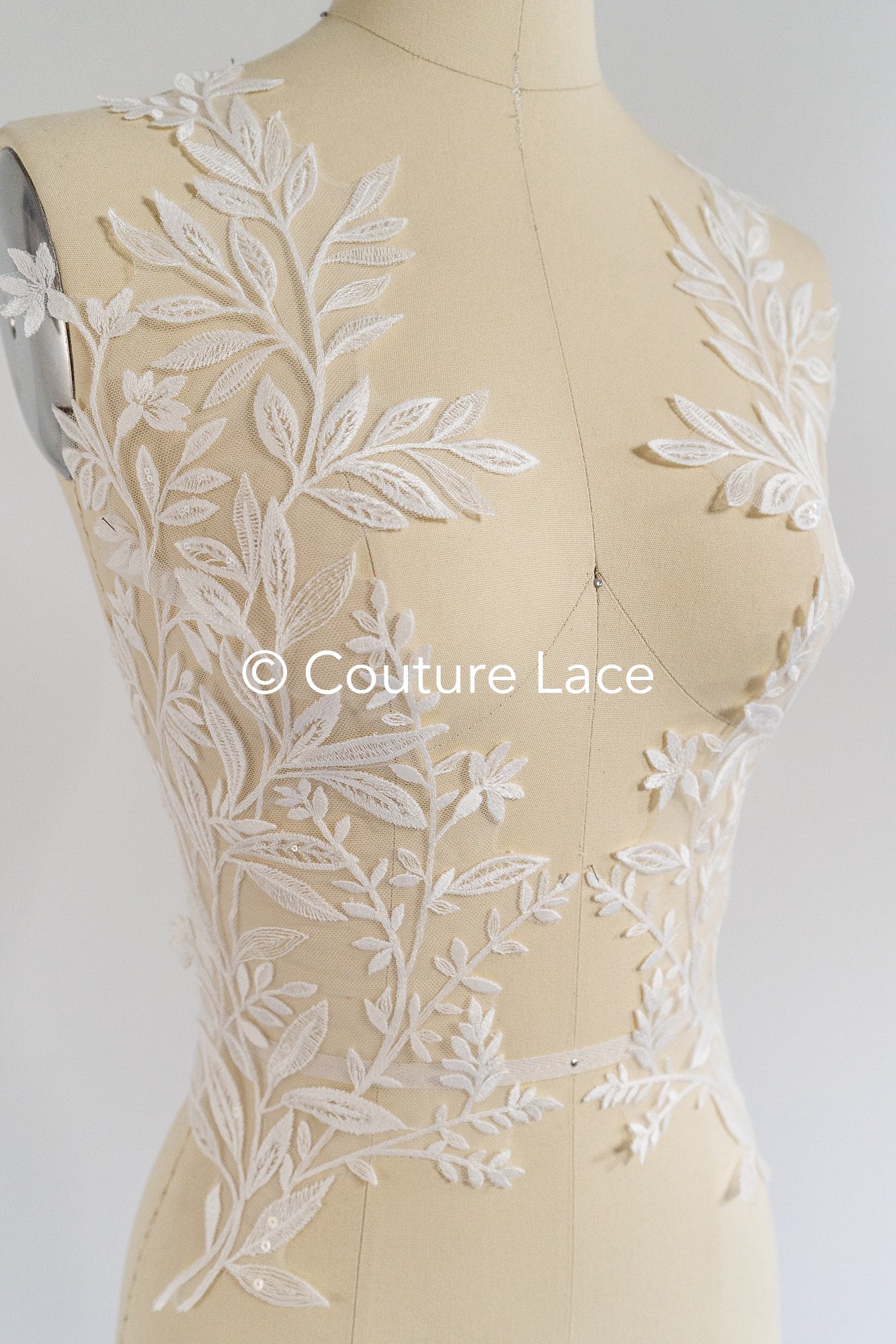 Romantische Applikation off-white/ Brautapplikation mit Blumen & Pailletten/ Brautkleid Spitzenapplikation/ Blumen Brautspitze Applikation// A24-386