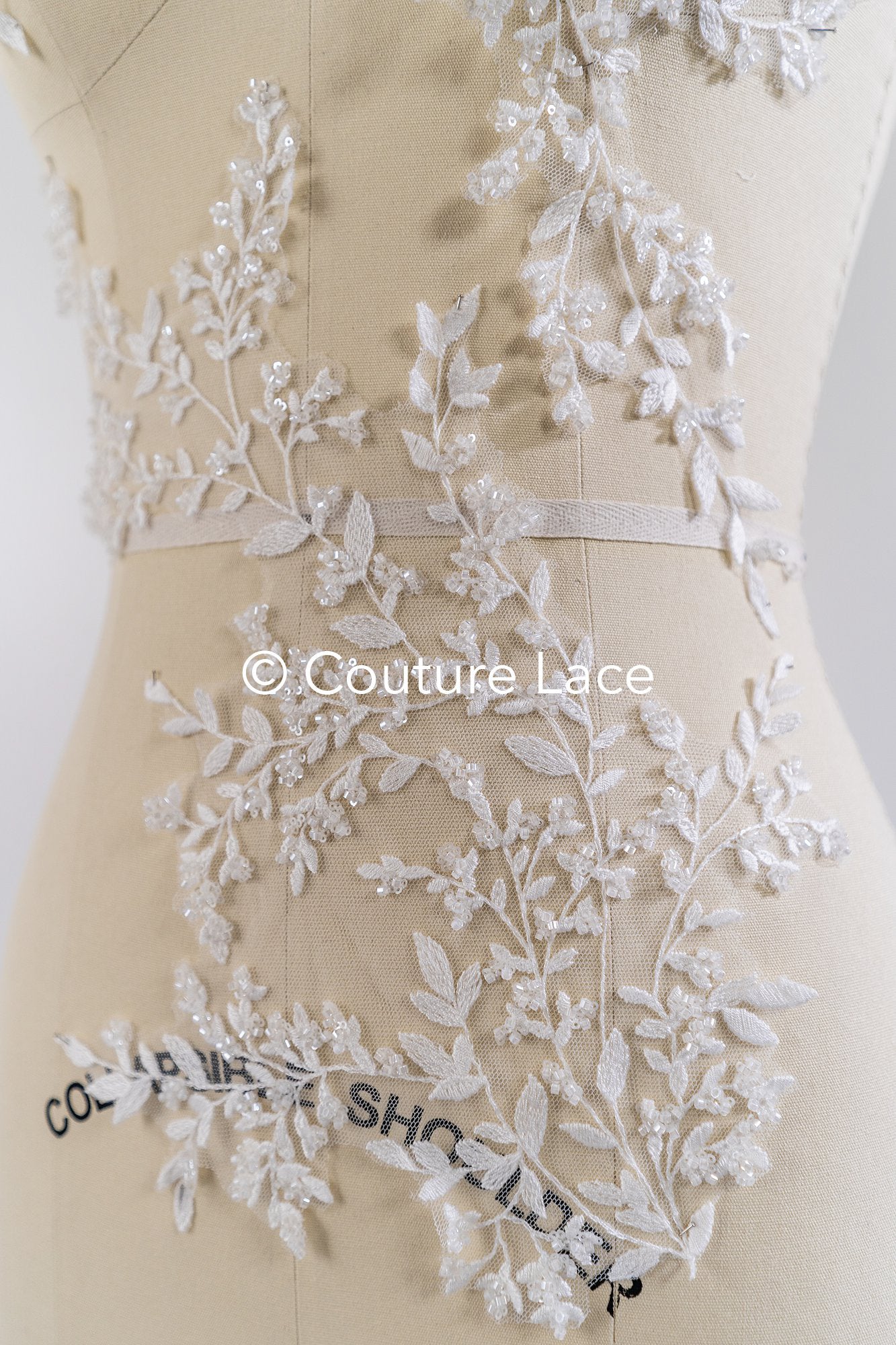 Florale Applikationen für Brautkleider mit Perlen/ Brautkleidspitze Blumenmotiv // A25-490