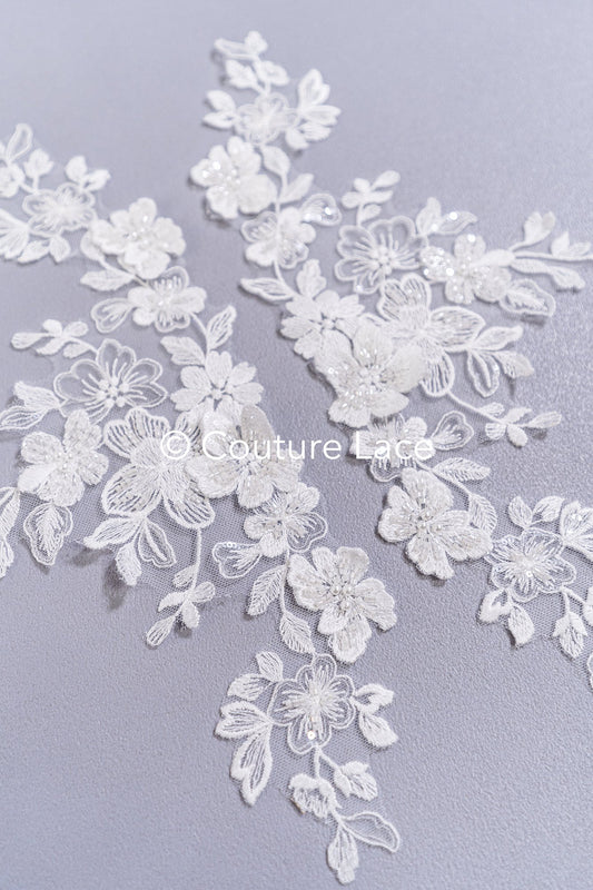 3D-Blumen Perlen-Applikationen für Brautkleider/ Brautkleidspitze Perlen Motive // A25-516