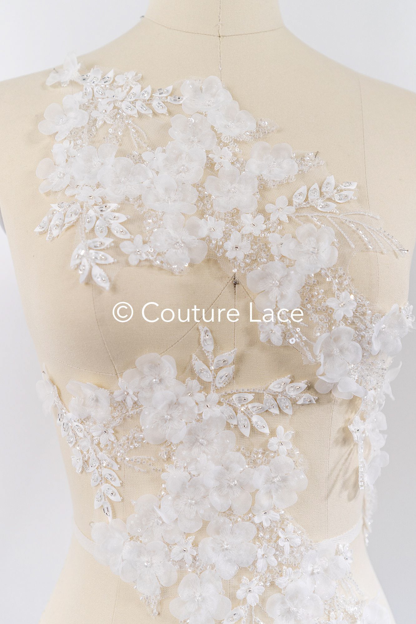 Lace for wedding dresses with pearls and 3D flowers // A25-521