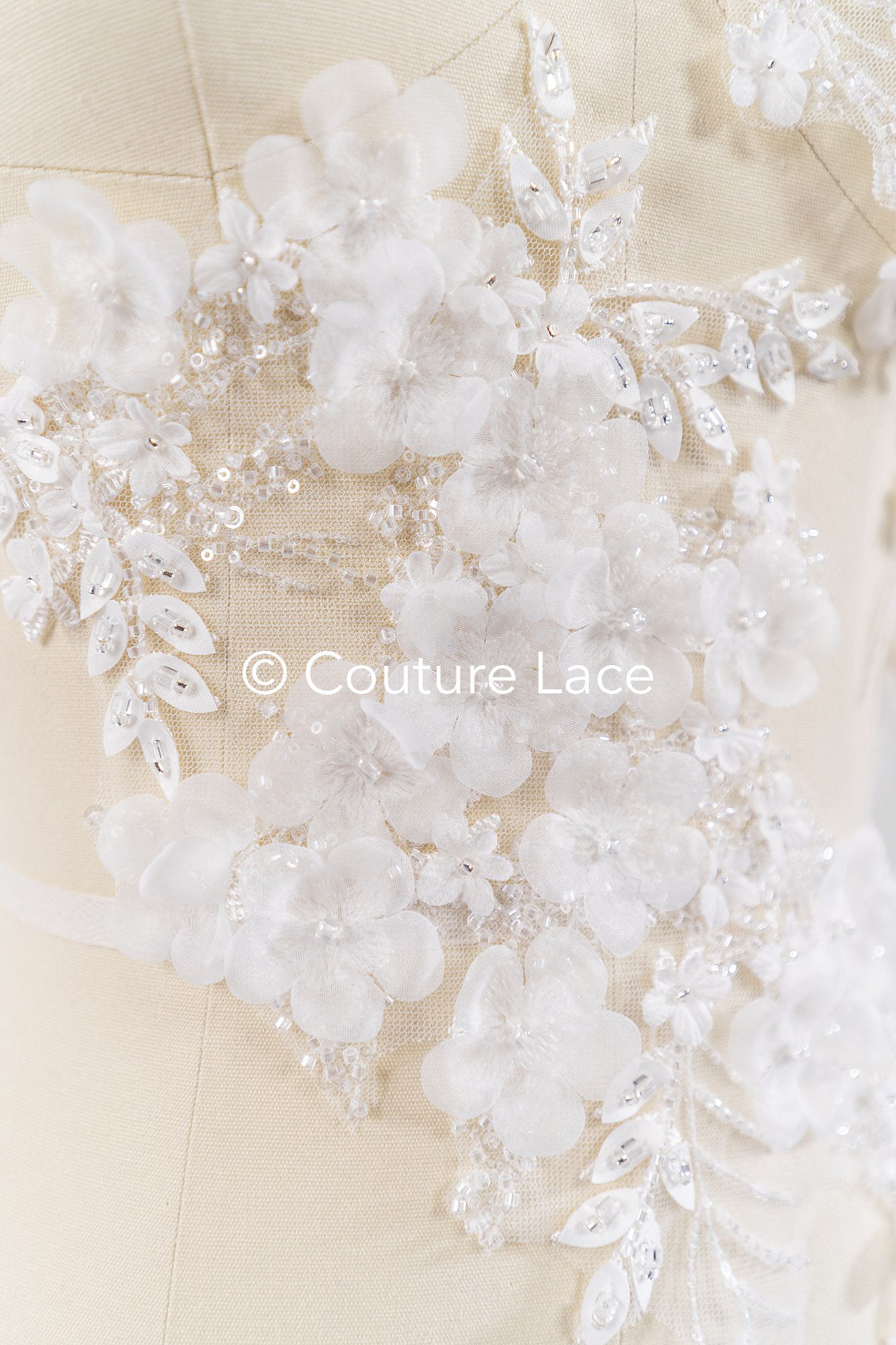 Lace for wedding dresses with pearls and 3D flowers // A25-521
