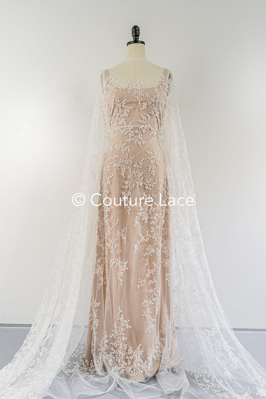 Feine Brautspitze bestickt mit Perlen – florale Brautstoff-Stickerei für Brautkleider, Taufkleider und mehr // L25-840