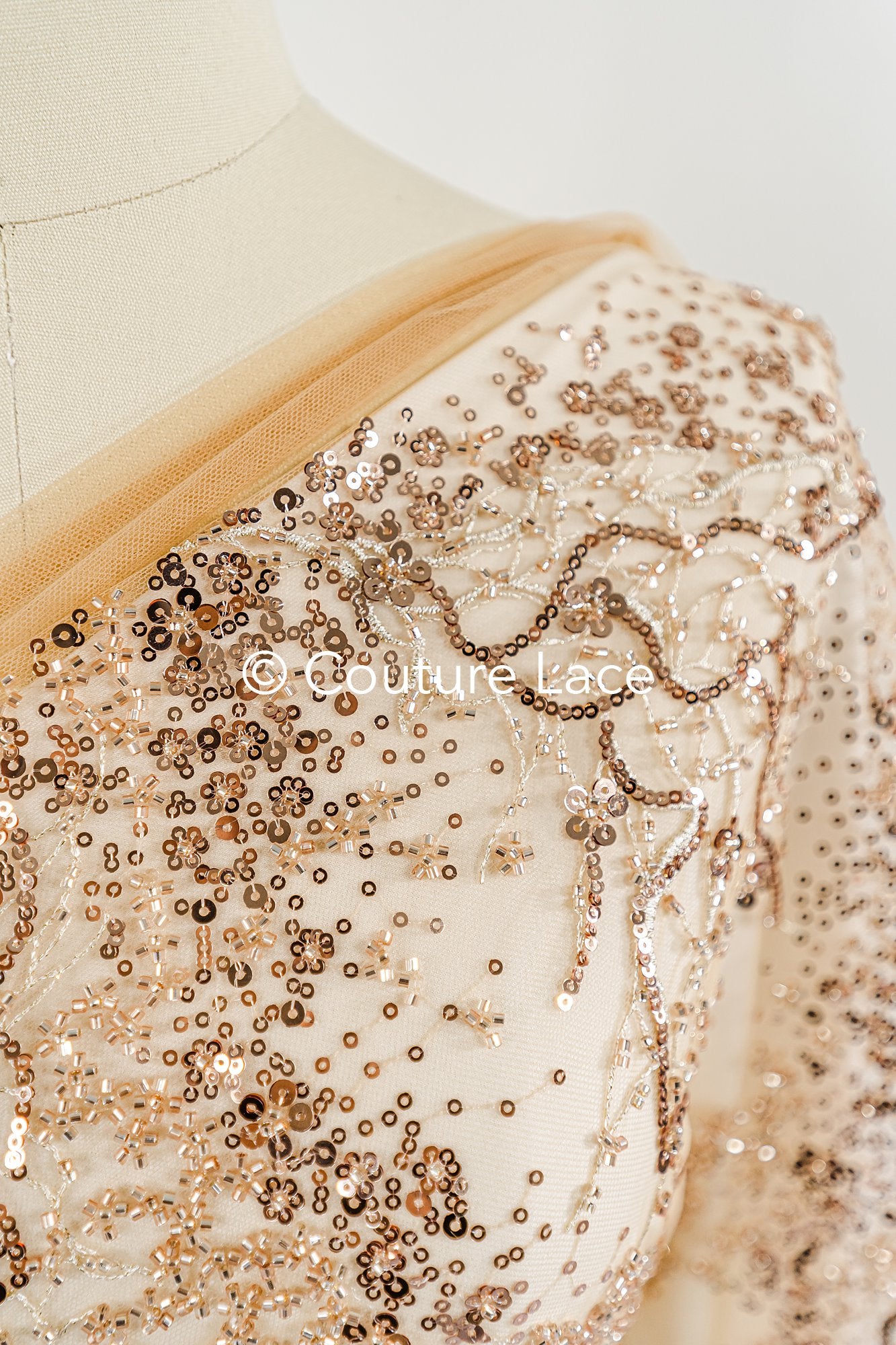 Rose Gold Spitze mit Perlen/ perlenbesetzter Couture Spitzenstoff/ kupfer Spitzenstoff/ Abendkleid Perlen Stoff// L22-488