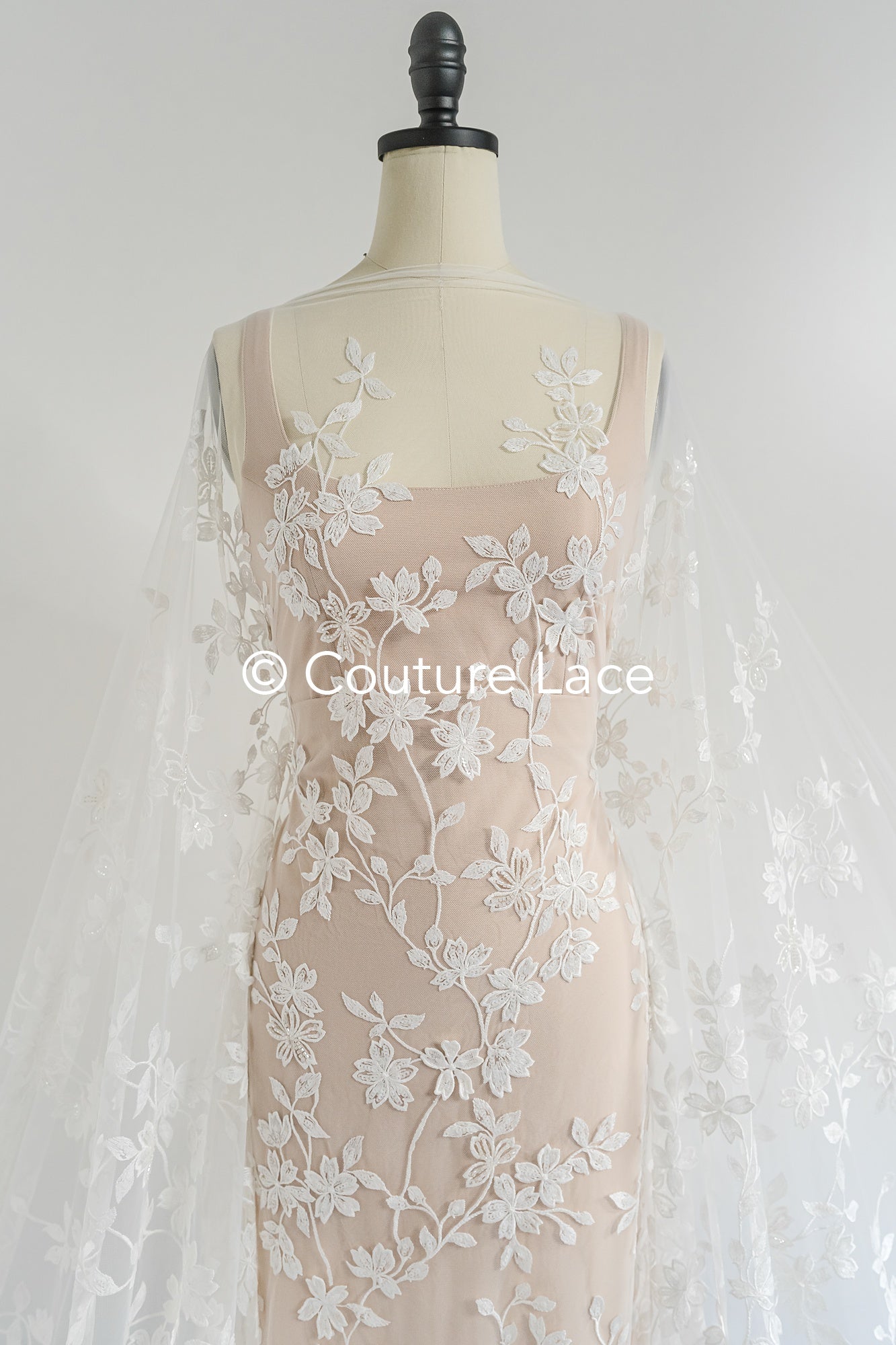 Perlen-Spitzenstoff/ Couture-Spitzenstoff floral/ Braut-Spitzenstoff/ Perlen-Spitzenstoff// L24-686