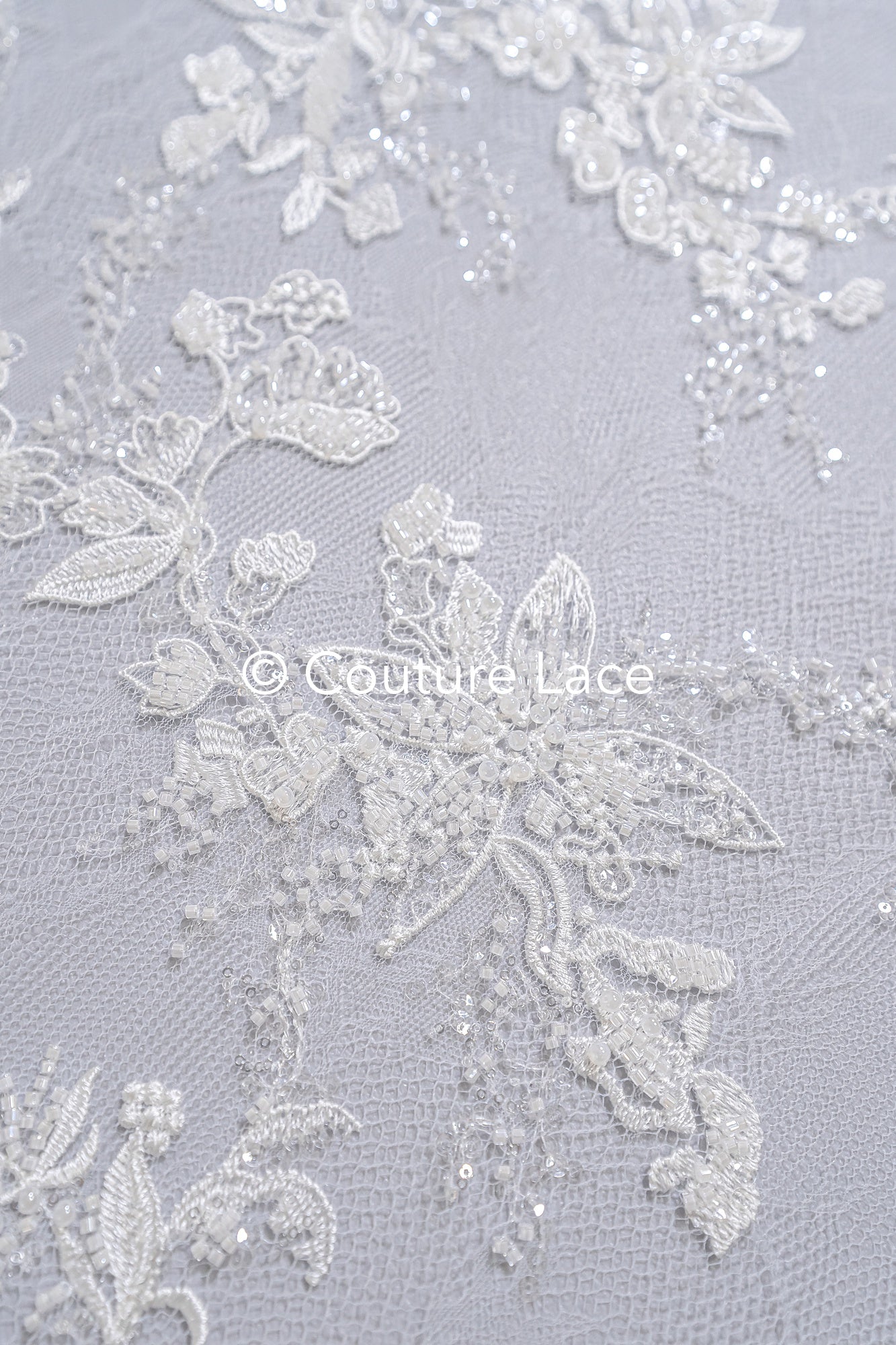 Perlen-Spitzenstoff/ Couture-Spitzenstoff floral/ Braut-Spitzenstoff/ Perlen-Spitzenstoff// L24-692