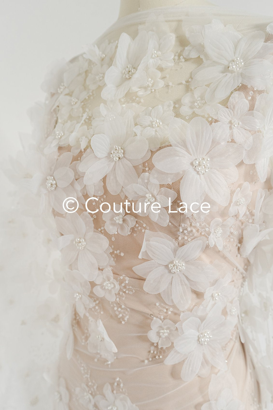 Luxuriöse Florale Spitze für Brautkleider mit handgemachten 3D Blumen // L25-718