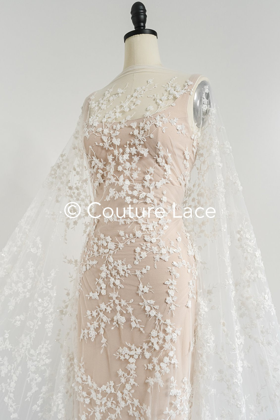 Stickereispitzenstoff mit kleinen Zweigen, Perlen und Pailletten – Elegantes Material für Hochzeitskleider // L25-719