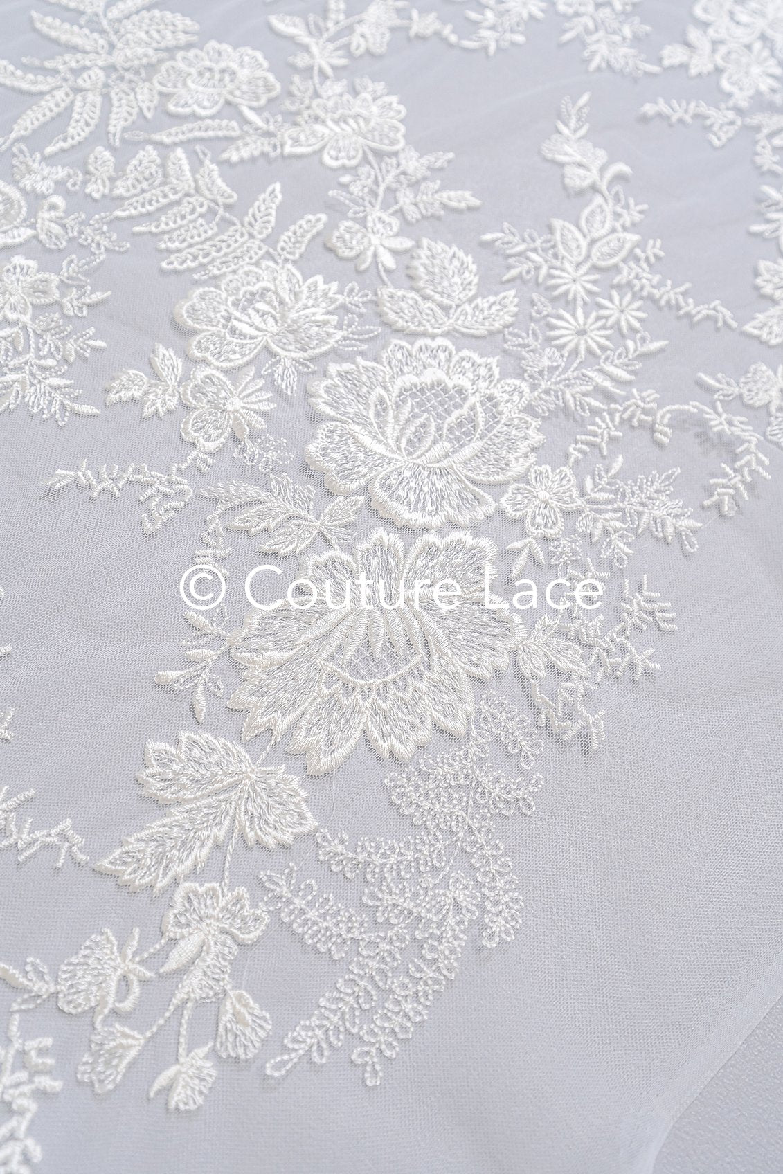 Fine floral off-white bridal lace/ soft floral lace fabric/ bridal lace with floral pattern - L25-720