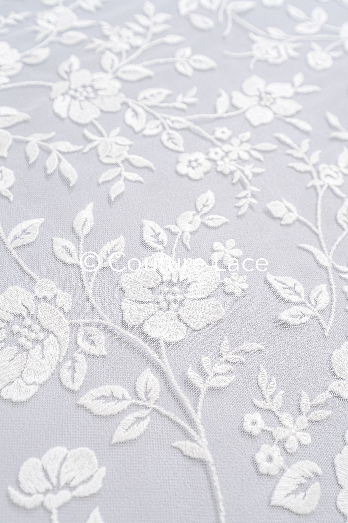Hochwertiger Spitzen Stoff für Brautkleider, Floral bestickter Braut Spitzenstoff // L25-722