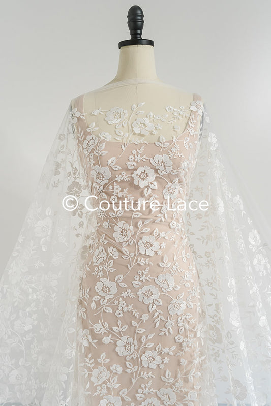Hochwertiger Spitzen Stoff für Brautkleider, Floral bestickter Braut Spitzenstoff // L25-722