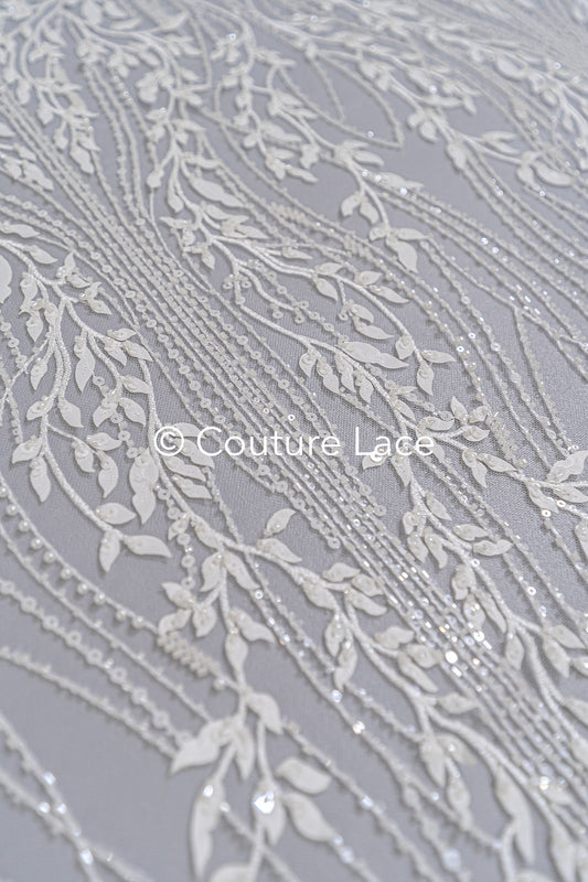 1.7Yds Florale Perlen-Spitze für Brautkleider, Luxus Brautspitze mit feinen 3D Blüten // L25-793-1.7yds-Stück