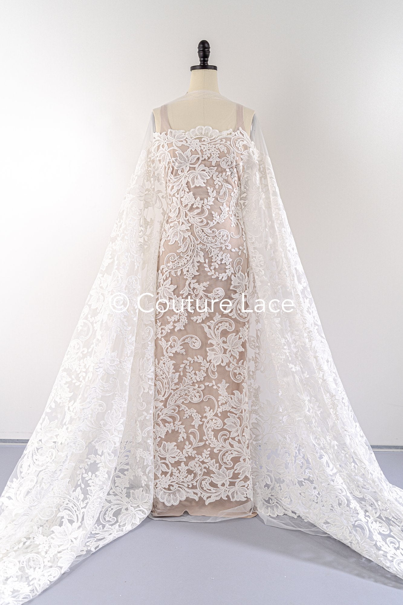 Luxurious floral lace with floral patterns, finest bridal lace for luxurious wedding dresses // L25-794