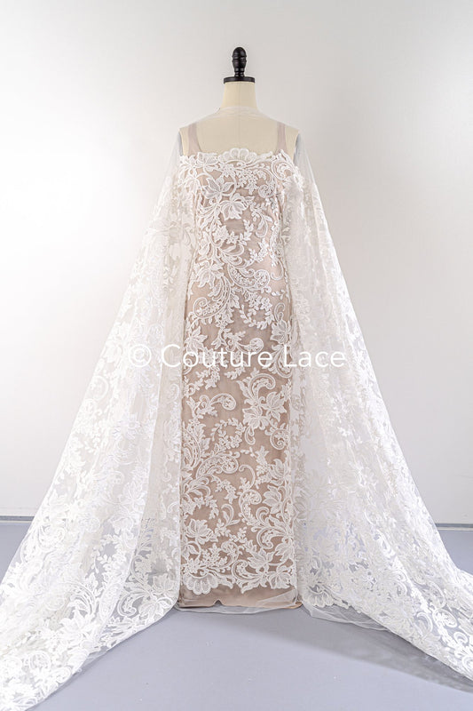 Luxuriöse Blumen-Spitze mit floralen Mustern, Feinste Brautspitze für luxuriöse Brautkleider // L25-794