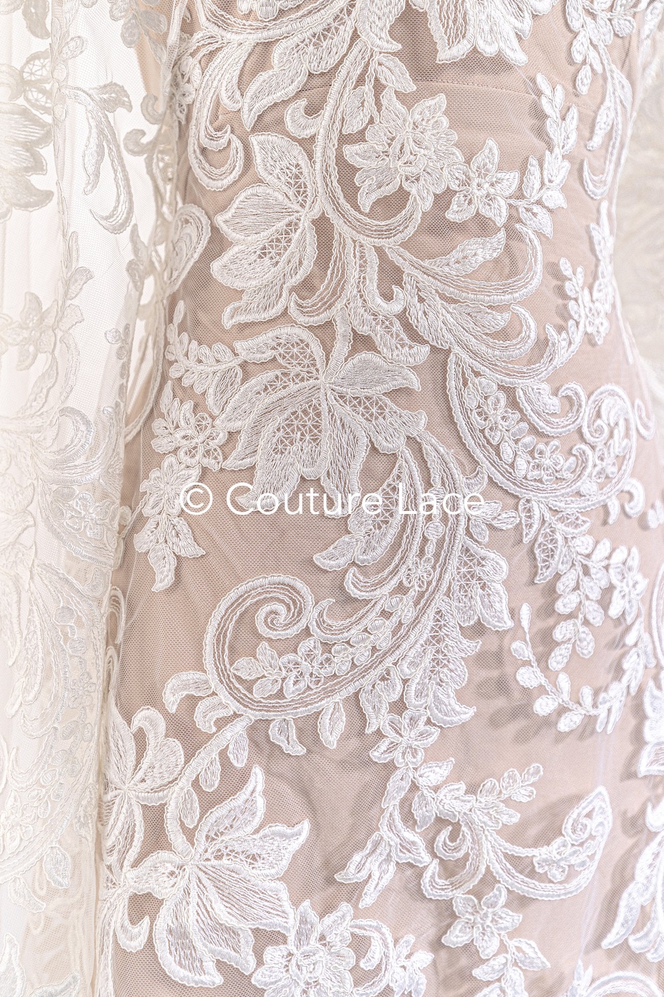 Luxurious floral lace with floral patterns, finest bridal lace for luxurious wedding dresses // L25-794