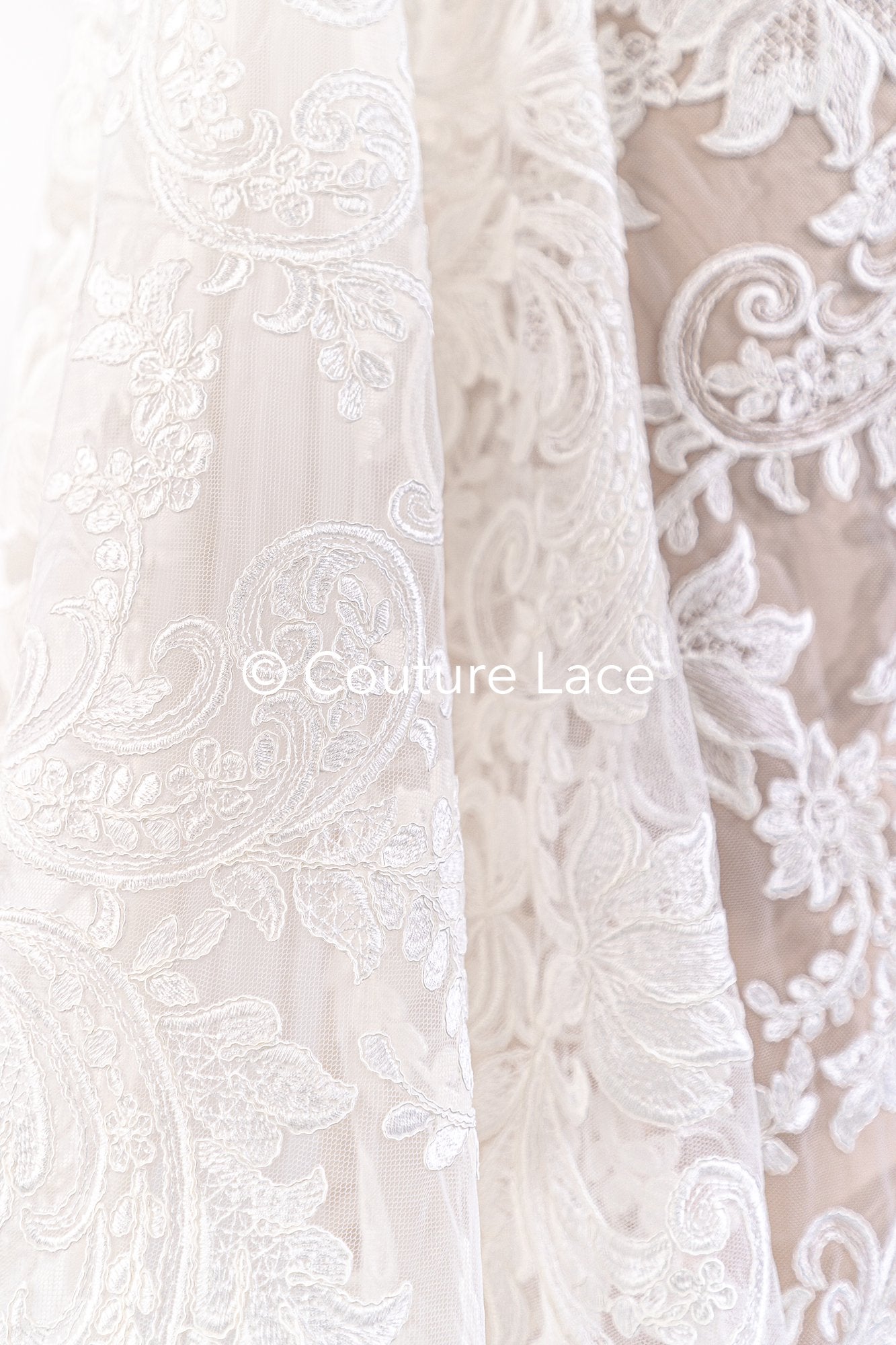 Luxurious floral lace with floral patterns, finest bridal lace for luxurious wedding dresses // L25-794