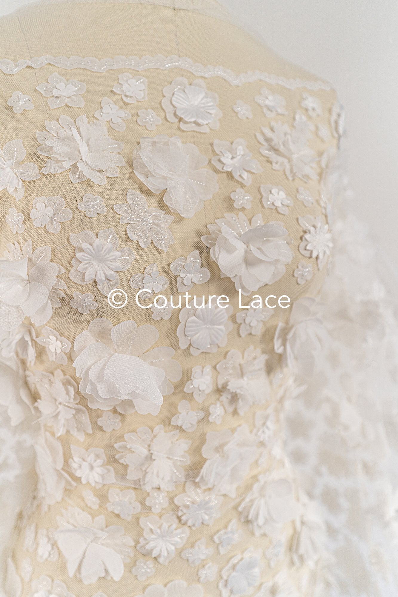 Exquisite Florale Spitze für Brautkleider, Jäckchen und Hochzeitsaccessoires // L25-814