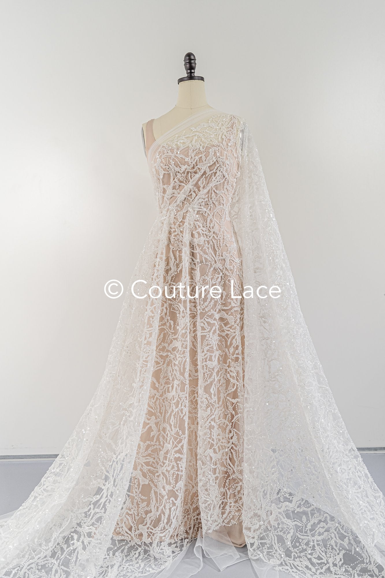 Abstract sequin and pearl embroidery for wedding dresses and decoration – Exclusive fabric for that special look // L25-831