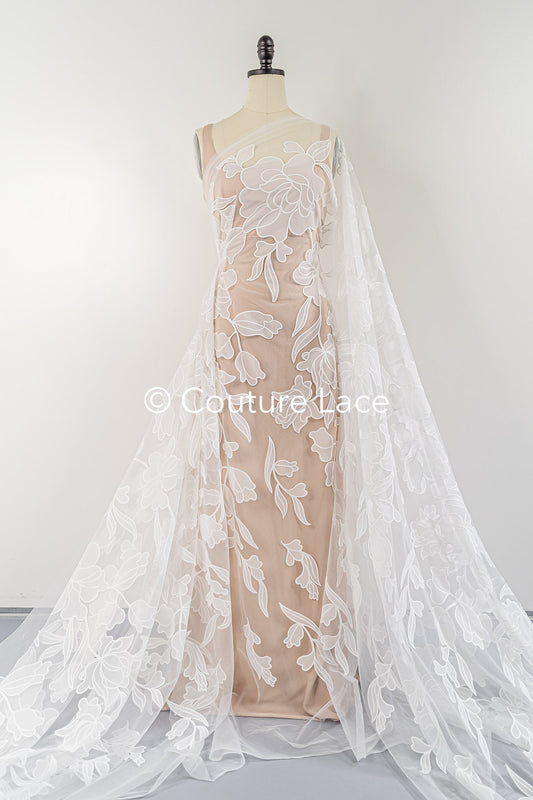 Floral bestickter Braut Spitzenstoff, Hochwertiger Spitzen Stoff mit großen Blumenmuster für Brautkleider // L25-835