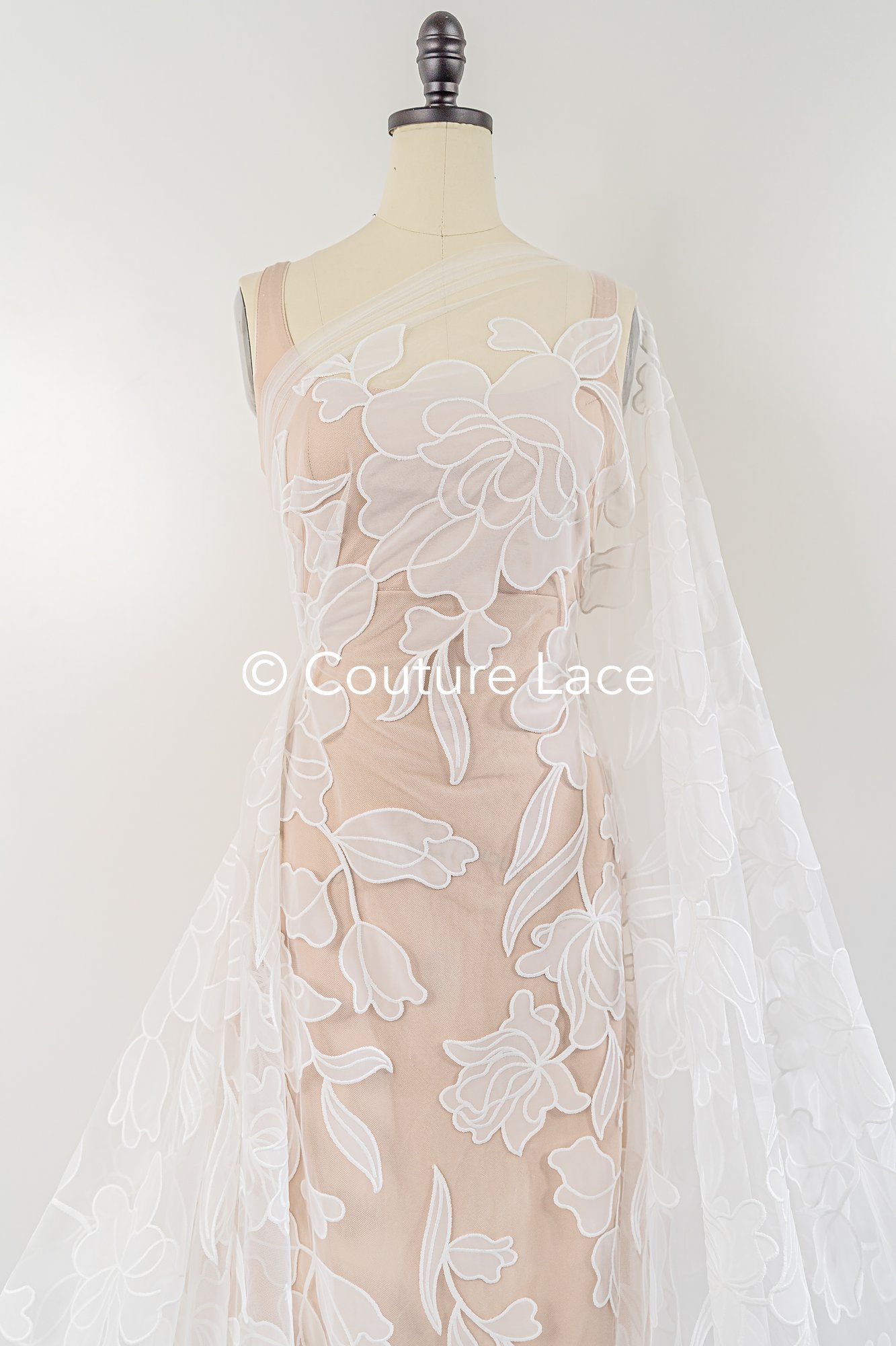 Floral embroidered bridal lace fabric, high-quality lace fabric with large floral pattern for wedding dresses // L25-835