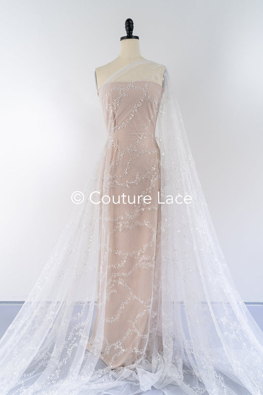 Perlen bestickte Brautspitze auf Glitzertüll / Brautstoff mit Stickerei/ Perlenspitze auf Glitzertüll // L25-838