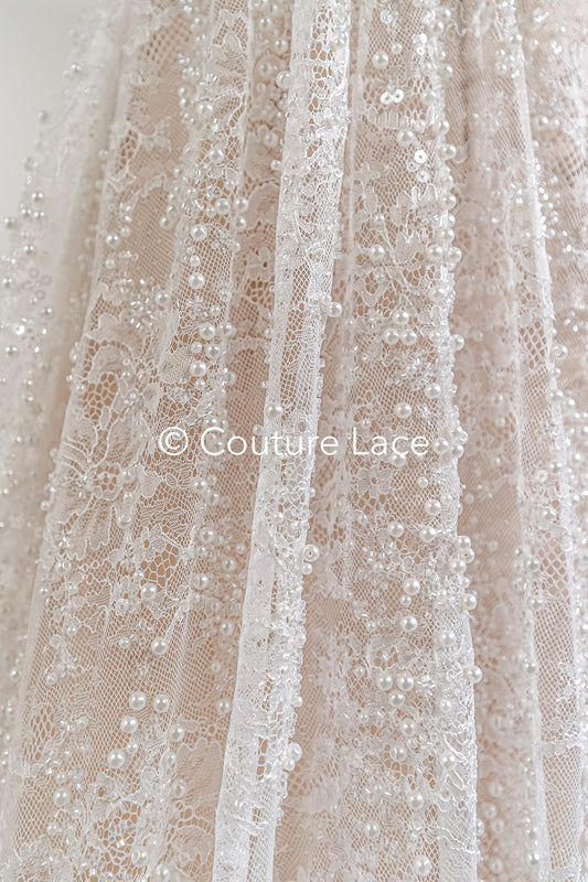 Perlenbestickte Brautspitze auf feiner französischer Spitze/ Hochwertige Perlen Brautspitze // L25-407