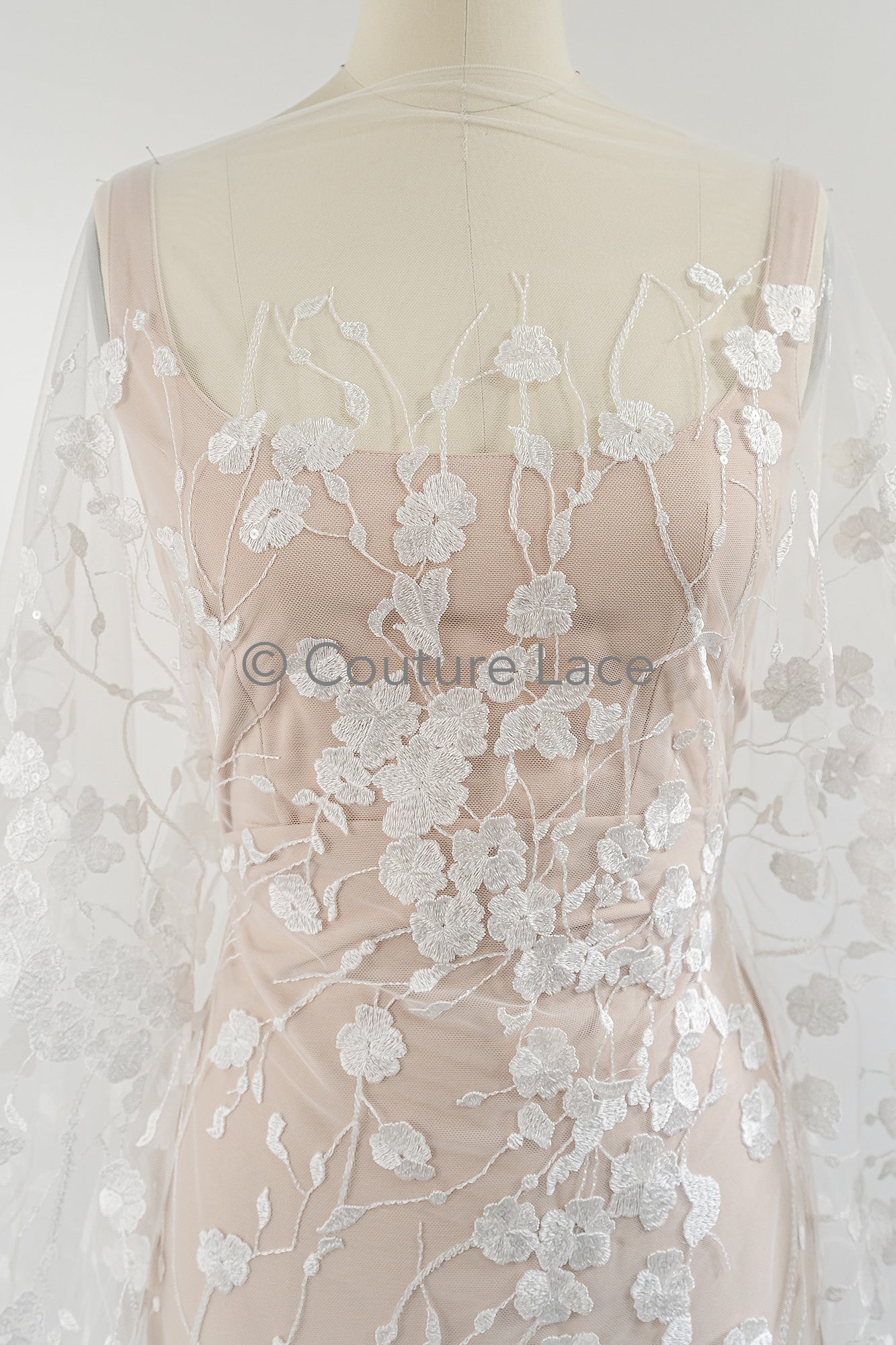 Florale Brautspitze/ Brautspitzenmaterial/ cremefarbene Brautspitze/ florale Hochzeitsspitze mit Pailletten/ Couture-Spitze// L23-631