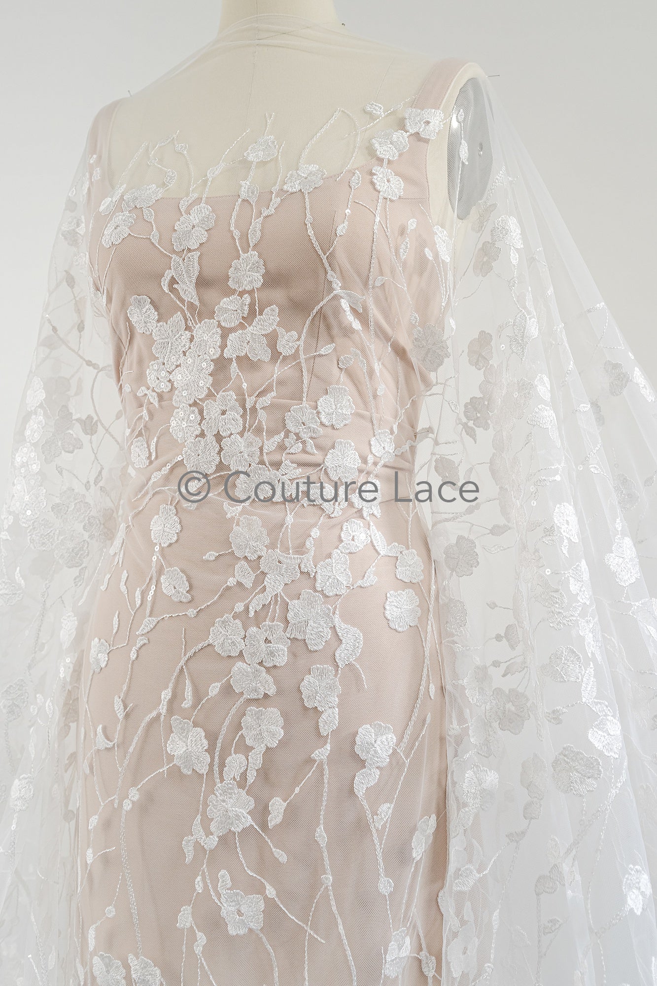 Florale Brautspitze/ Brautspitzenmaterial/ cremefarbene Brautspitze/ florale Hochzeitsspitze mit Pailletten/ Couture-Spitze// L23-631