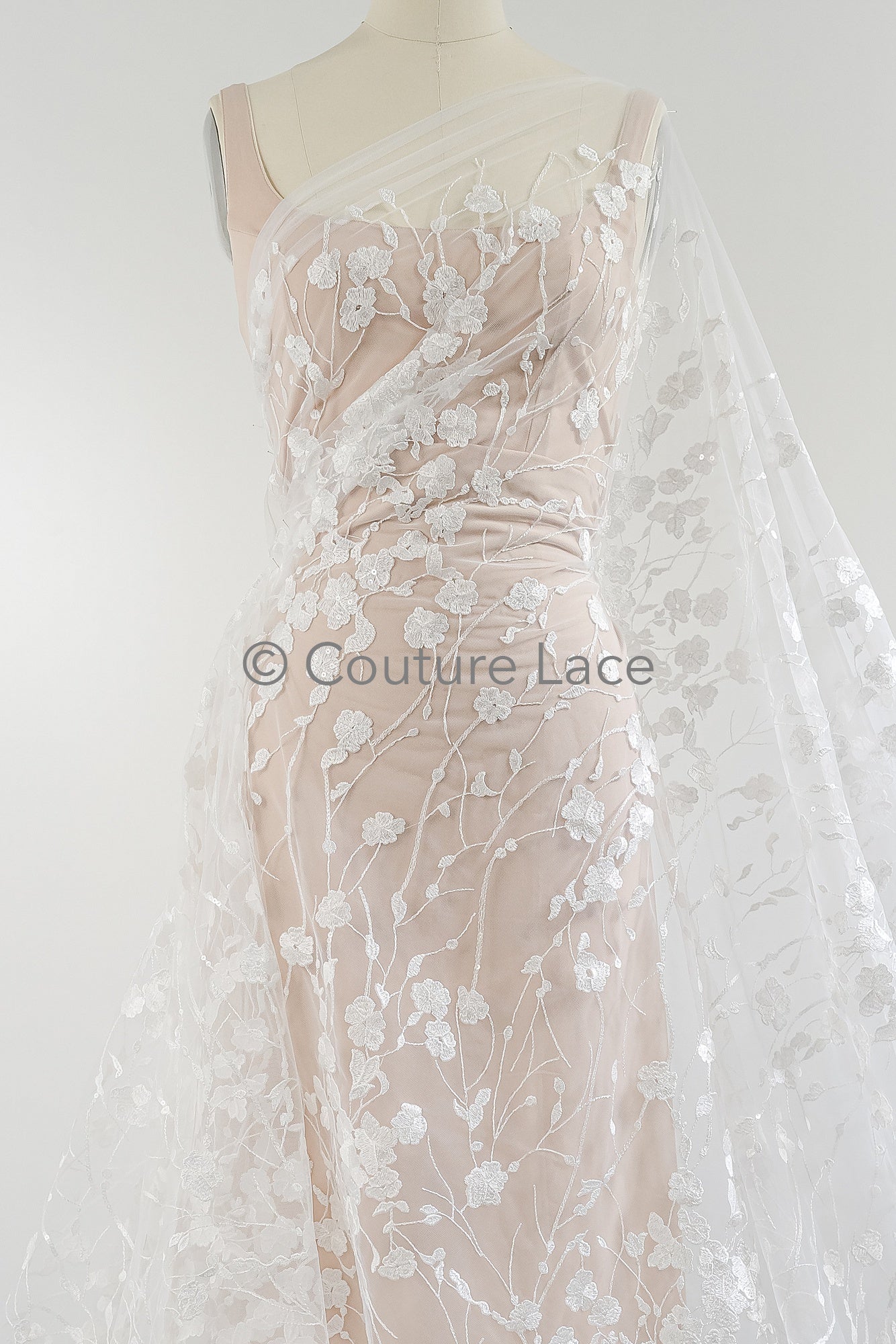 Florale Brautspitze/ Brautspitzenmaterial/ cremefarbene Brautspitze/ florale Hochzeitsspitze mit Pailletten/ Couture-Spitze// L23-631