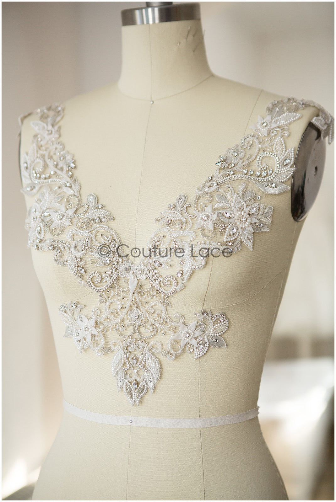 HANDMADE Strassverzierung, Strassapplikation, Couture Perlenkette// E-020