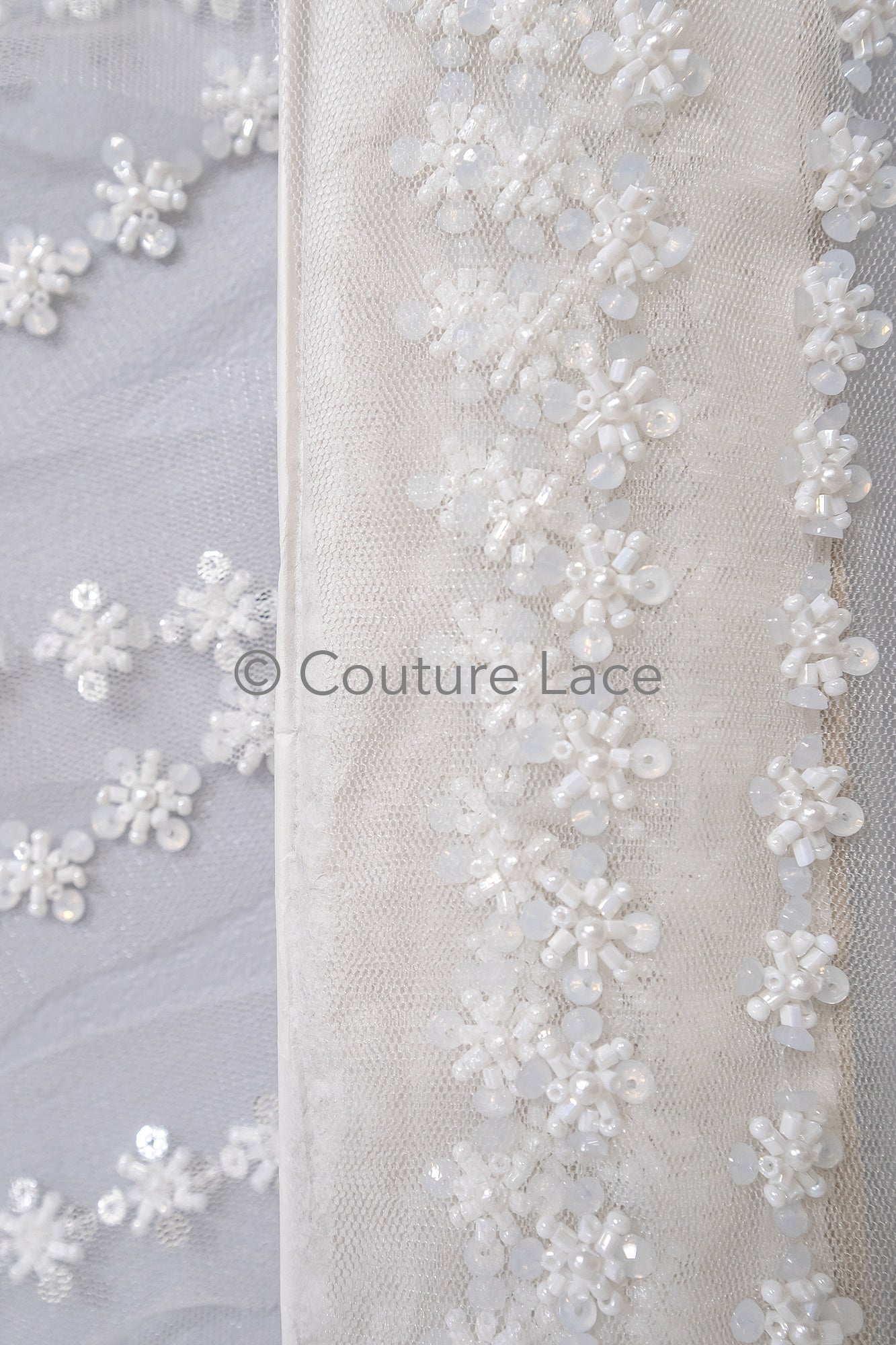 Brautspitze Borte mit Perlen & Pailletten/ Blumen Spitzenborte weiß/ Brautgürtel Borte/ Spitzenborte für Brautkleid// T24-095