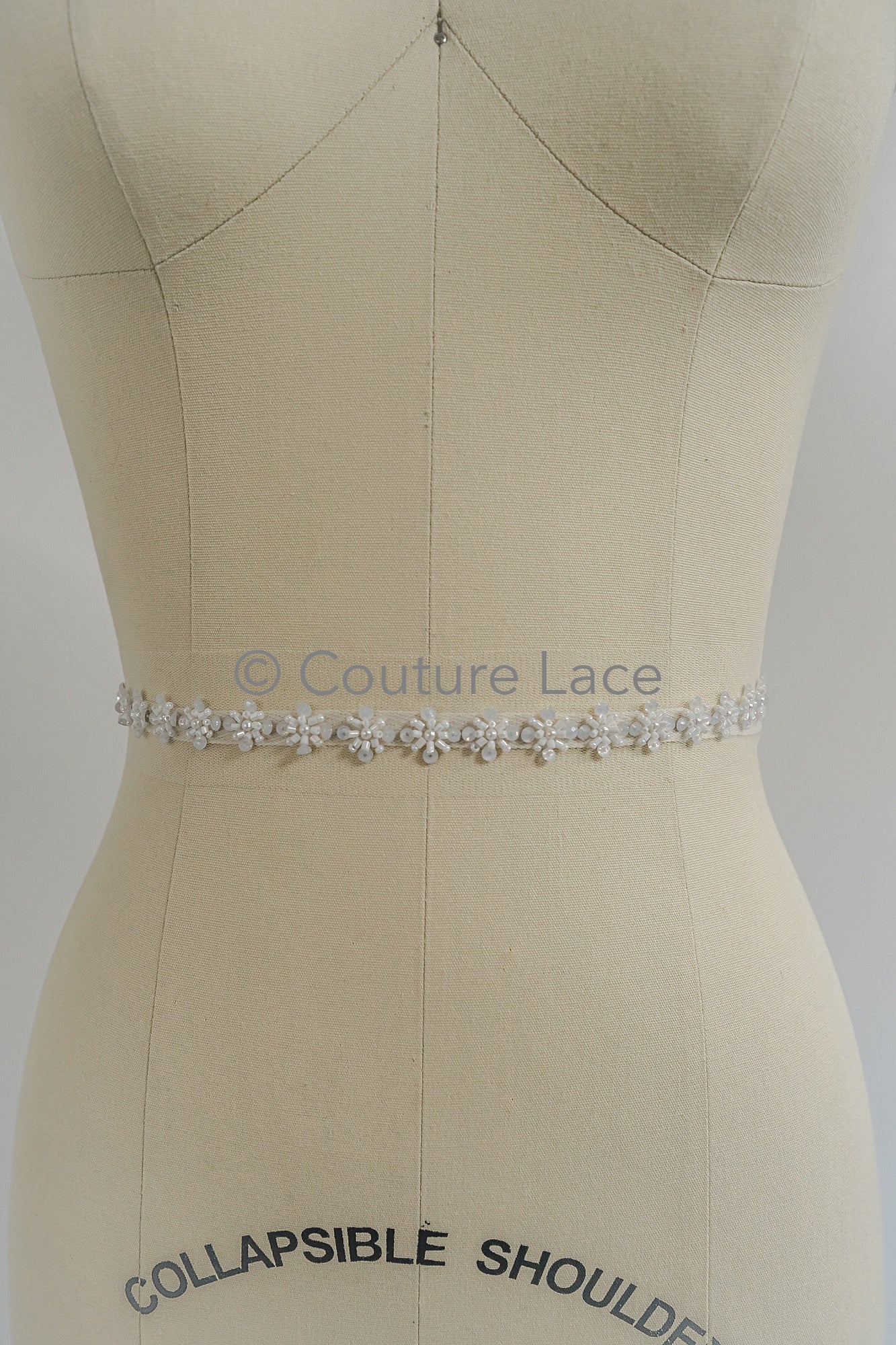 Brautspitze Borte mit Perlen & Pailletten/ Blumen Spitzenborte weiß/ Brautgürtel Borte/ Spitzenborte für Brautkleid// T24-095